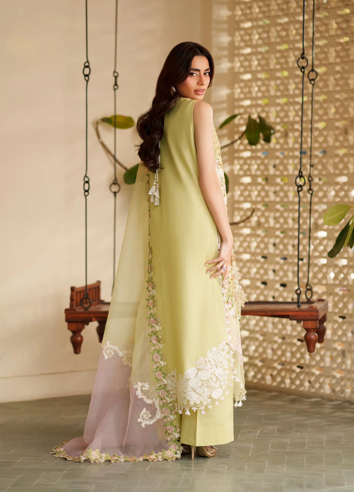 Versa By Asifa & Nabeel Luxury Embroidered Lawn 3 Piece Unstitched Suit AN26VLL D-03 HEIRLOOM Versa By Asifa & Nabeel Luxury Embroidered Lawn 3 Piece Unstitched Suit AN26VLL D-03 HEIRLOOM