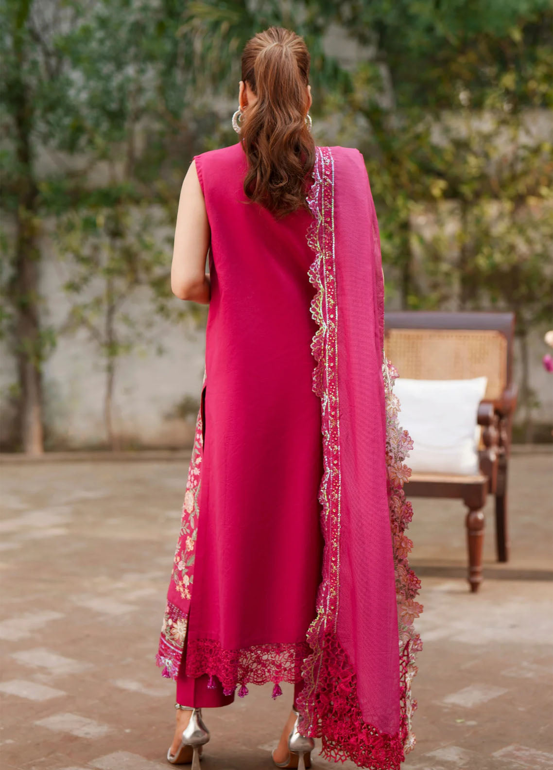 Versa By Asifa & Nabeel Luxury Embroidered Lawn 3 Piece Unstitched Suit AN26VLL D-07 ETHEREAL ECHO Versa By Asifa & Nabeel Luxury Embroidered Lawn 3 Piece Unstitched Suit AN26VLL D-07 ETHEREAL ECHO