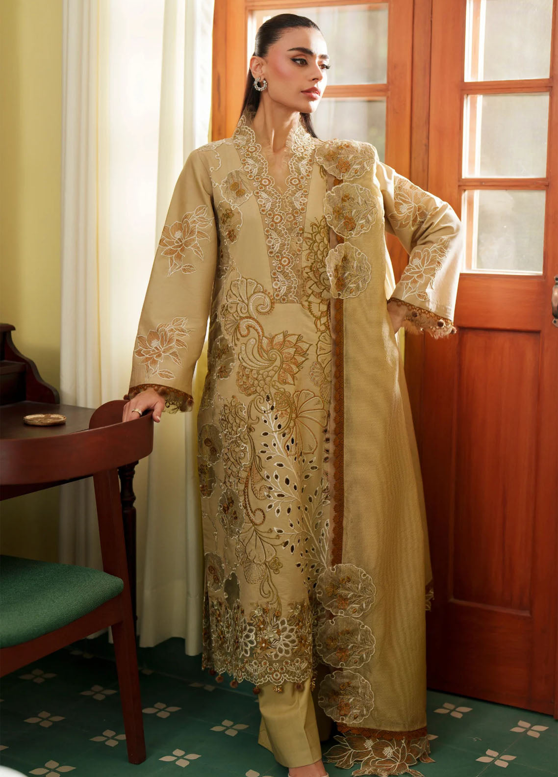 Versa By Asifa & Nabeel Luxury Embroidered Lawn 3 Piece Unstitched Suit AN26VLL D-09 URBAN SERENITY Versa By Asifa & Nabeel Luxury Embroidered Lawn 3 Piece Unstitched Suit AN26VLL D-09 URBAN SERENITY