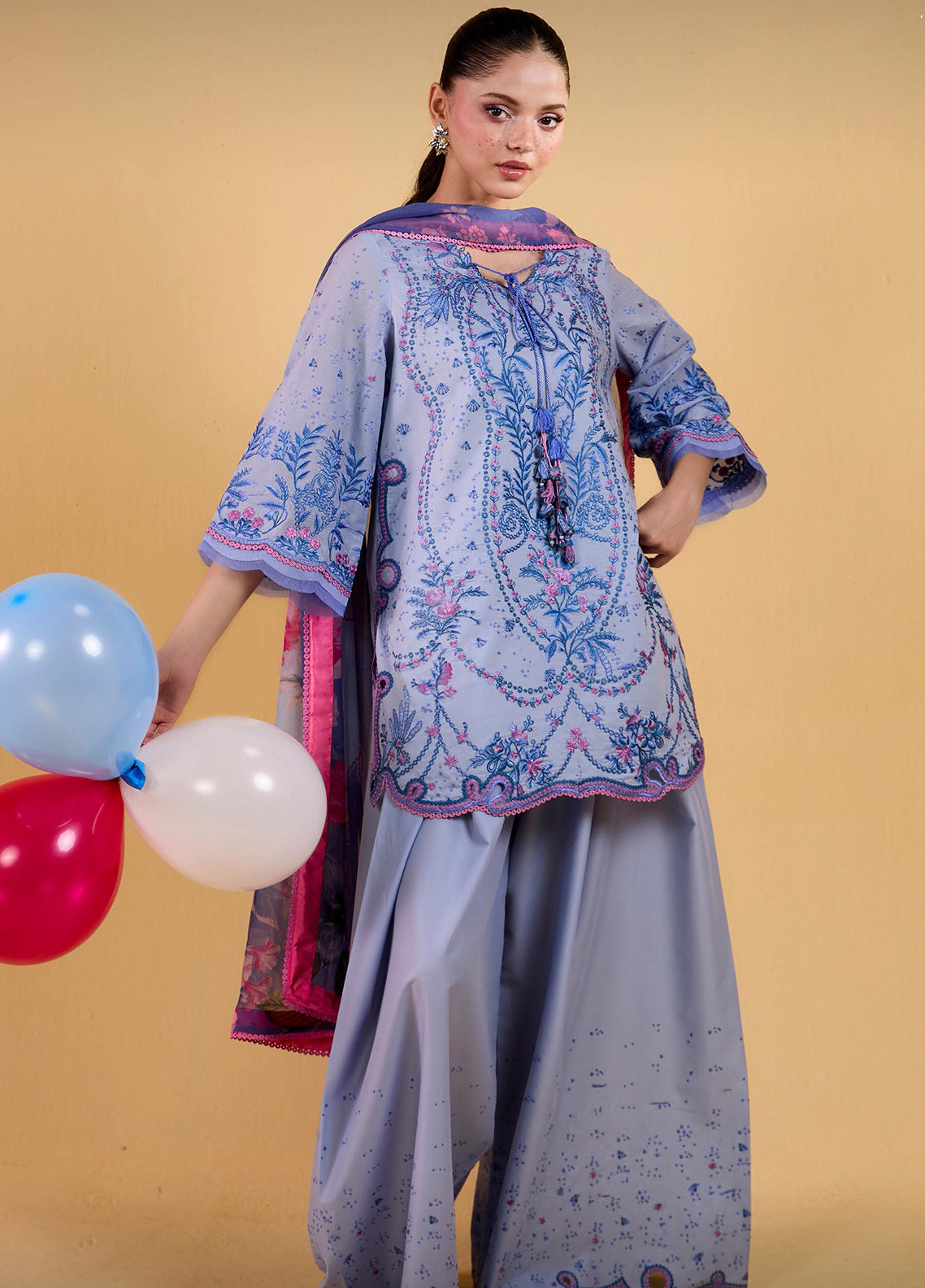 Vital By Sobia Nazir Embroidered Lawn 3 Piece Unstitched Suit SN26VLV2 D-3A Vital By Sobia Nazir Embroidered Lawn 3 Piece Unstitched Suit SN26VLV2 D-3A