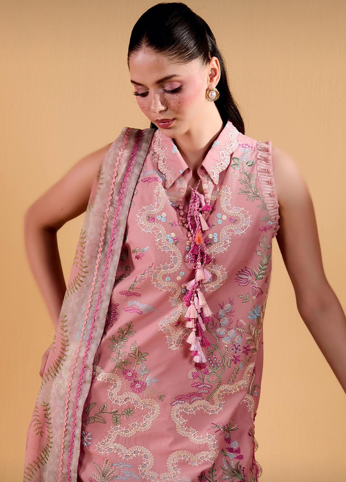 Vital By Sobia Nazir Embroidered Lawn 3 Piece Unstitched Suit SN26VLV2 D-6B Vital By Sobia Nazir Embroidered Lawn 3 Piece Unstitched Suit SN26VLV2 D-6B