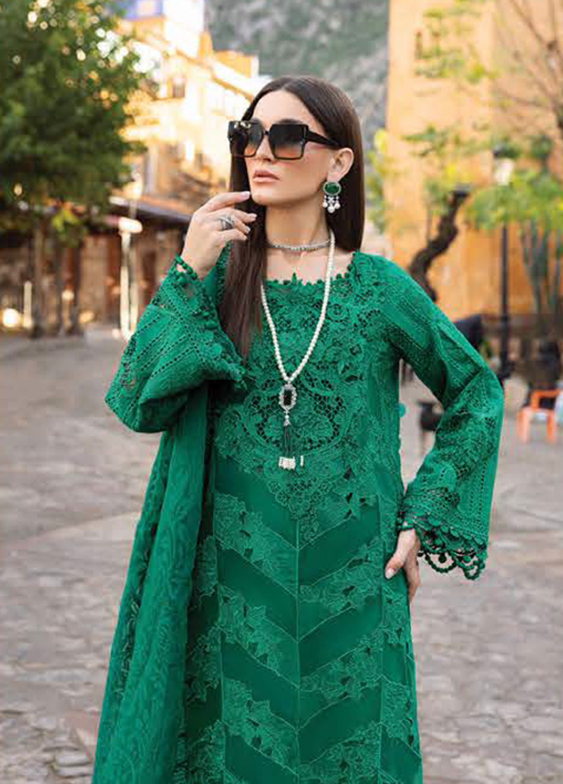Voyage A' Luxe by Maria B Embroidered Lawn Suits Unstitched 3 Piece - MB25VAL 2508B Voyage A' Luxe by Maria B Embroidered Lawn Suits Unstitched 3 Piece - MB25VAL 2508B