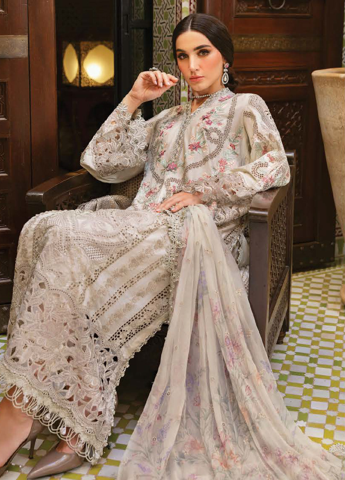 Voyage A' Luxe by Maria B Embroidered Lawn Suits Unstitched 3 Piece - MB25VAL 2514B Voyage A' Luxe by Maria B Embroidered Lawn Suits Unstitched 3 Piece - MB25VAL 2514B