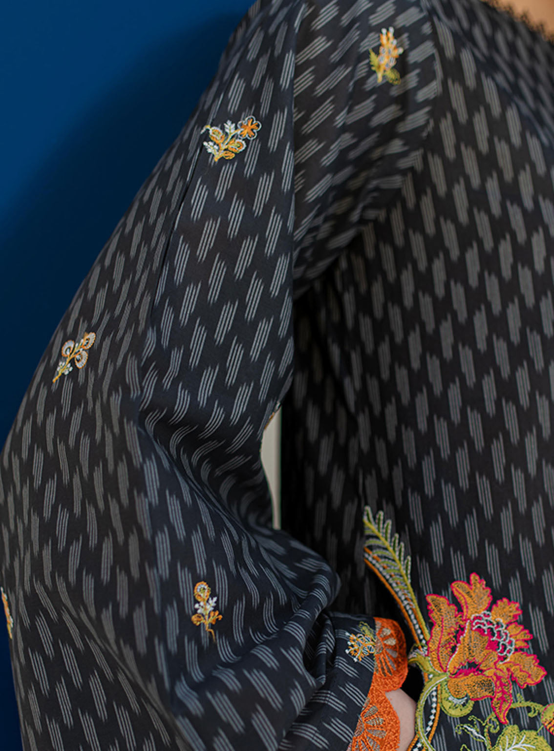 Zellbury Embroidered Cambric 2 Piece Unstitched Suit WUC24E20018 Zellbury Embroidered Cambric 2 Piece Unstitched Suit WUC24E20018