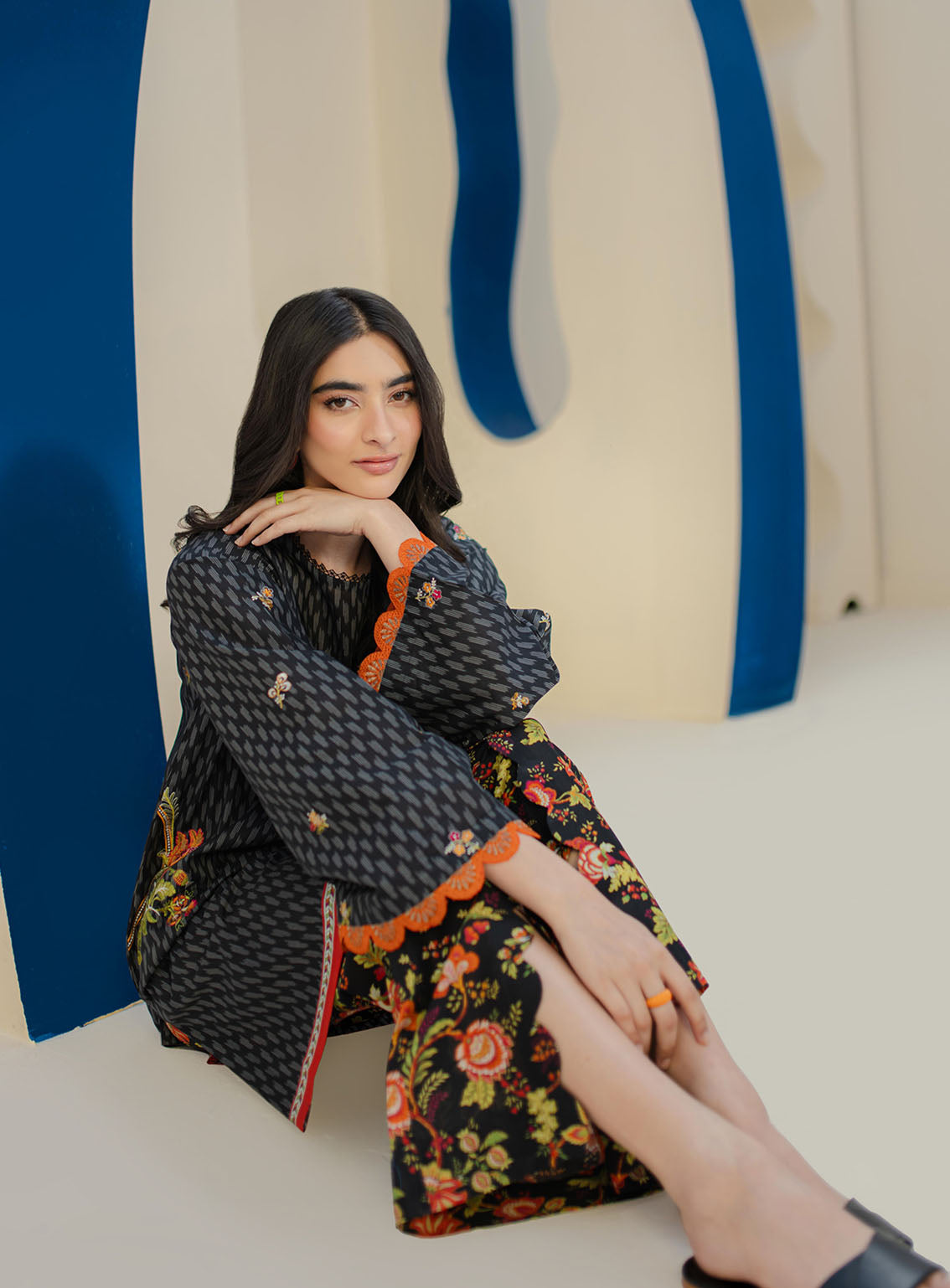 Zellbury Embroidered Cambric 2 Piece Unstitched Suit WUC24E20018 Zellbury Embroidered Cambric 2 Piece Unstitched Suit WUC24E20018