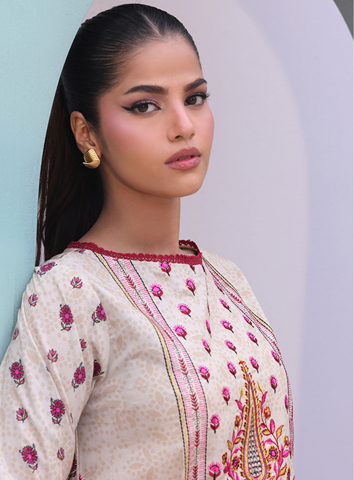 Zellbury Printed Cambric 2 Piece Unstitched Suit WUC24E20022 Zellbury Printed Cambric 2 Piece Unstitched Suit WUC24E20022