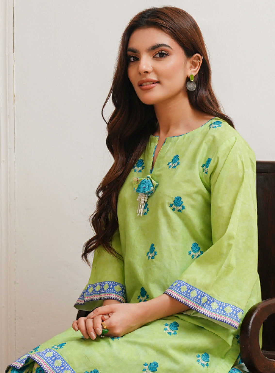 Zellbury Embroidered Cambric 2 Piece Unstitched Suit WUC24E20023 Zellbury Embroidered Cambric 2 Piece Unstitched Suit WUC24E20023