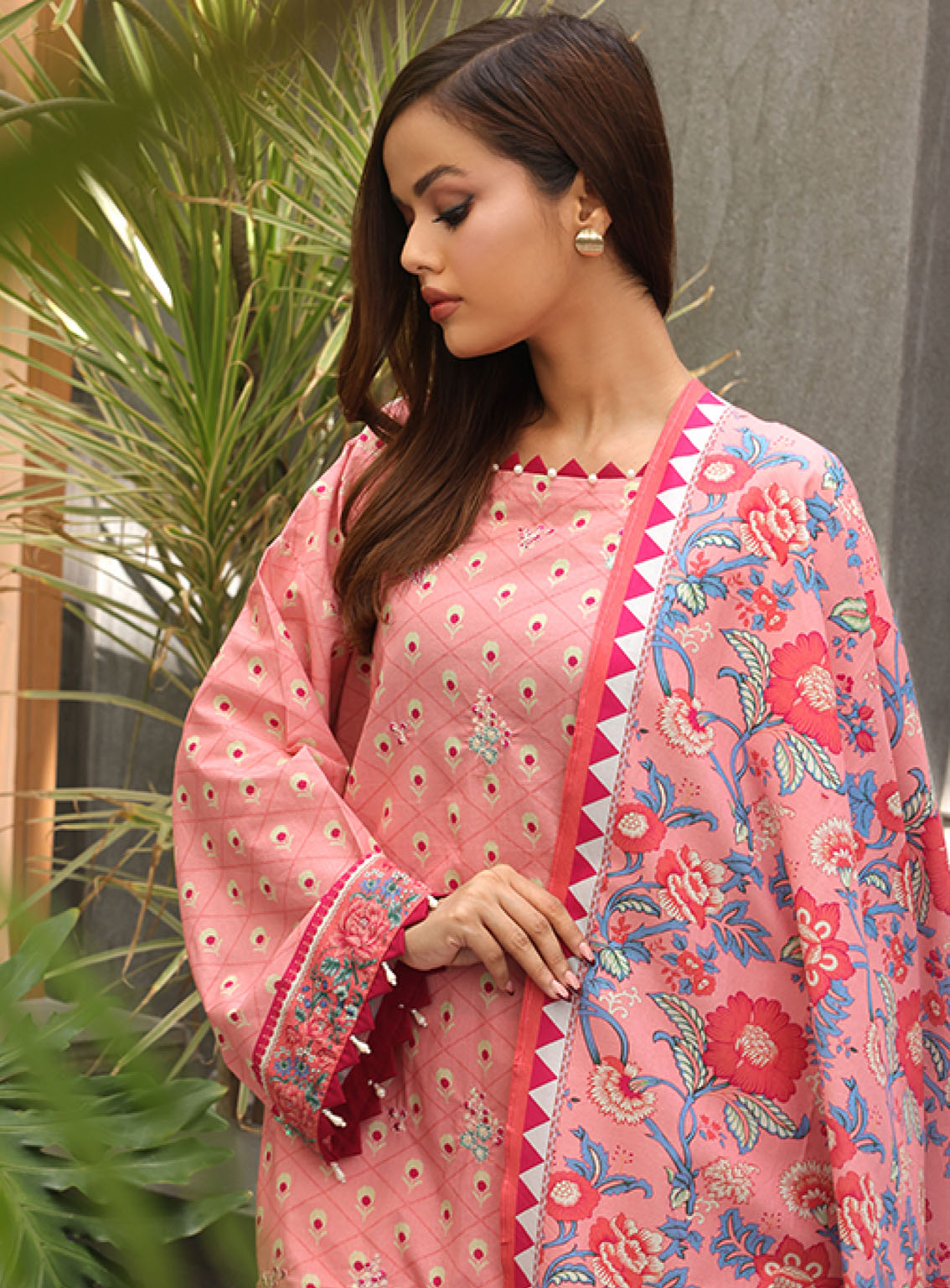 Zellbury Embroidered Cambric 2 Piece Unstitched Suit WUC24E20025 Zellbury Embroidered Cambric 2 Piece Unstitched Suit WUC24E20025