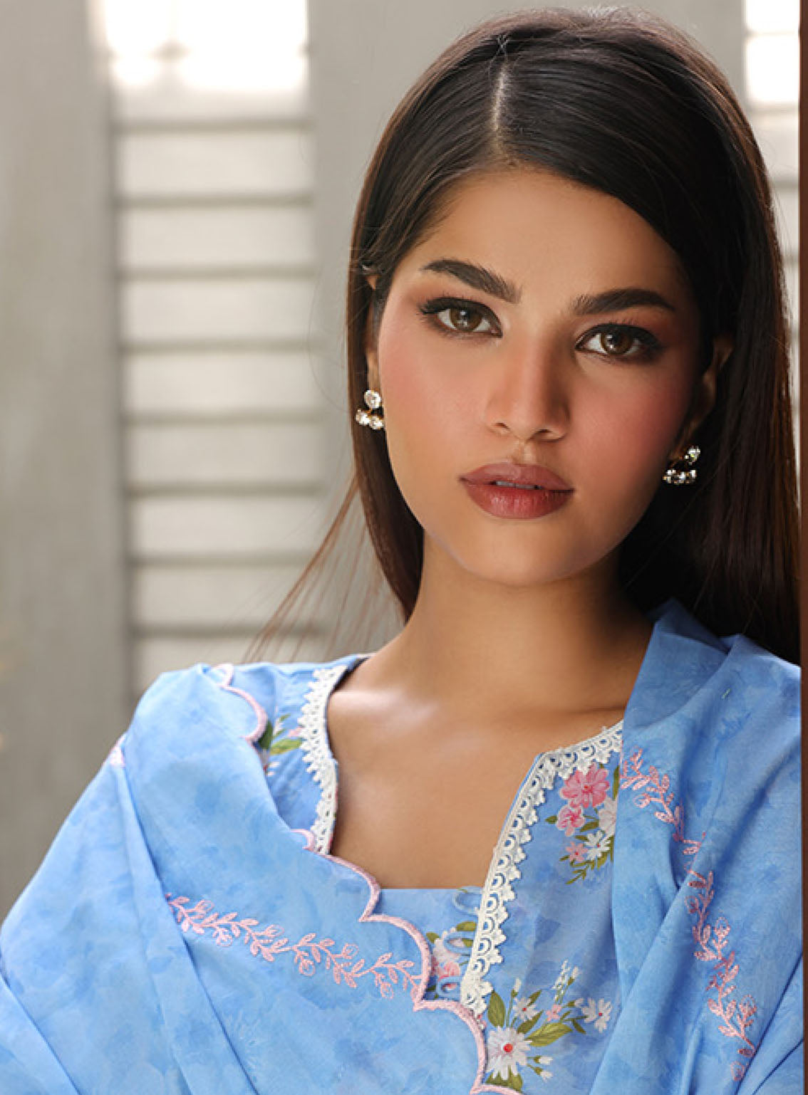 Zellbury Embroidered Cambric 3 Piece Unstitched Suit WUC24E30068 Zellbury Embroidered Cambric 3 Piece Unstitched Suit WUC24E30068