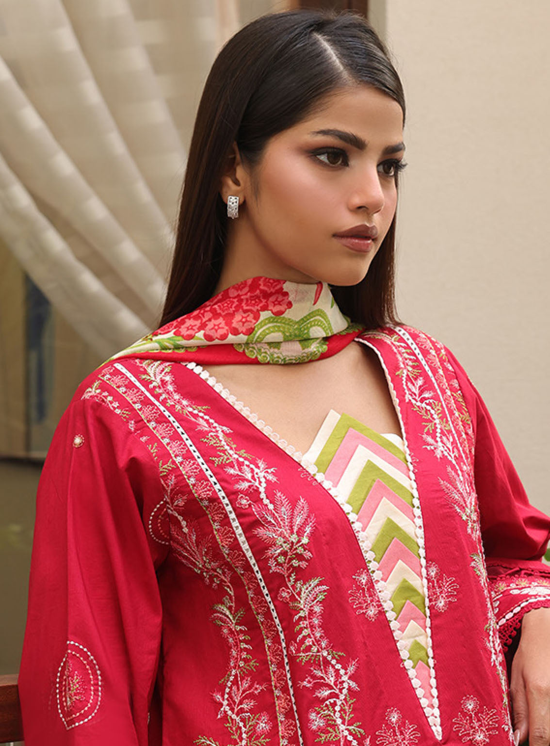Zellbury Embroidered Cambric 3 Piece Unstitched Suit WUC24E30074 Zellbury Embroidered Cambric 3 Piece Unstitched Suit WUC24E30074
