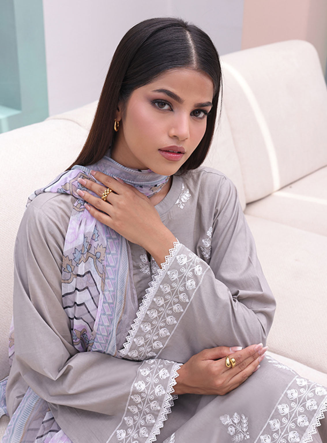 Zellbury Embroidered Cambric 3 Piece Unstitched Suit WUC24E30601 Zellbury Embroidered Cambric 3 Piece Unstitched Suit WUC24E30601