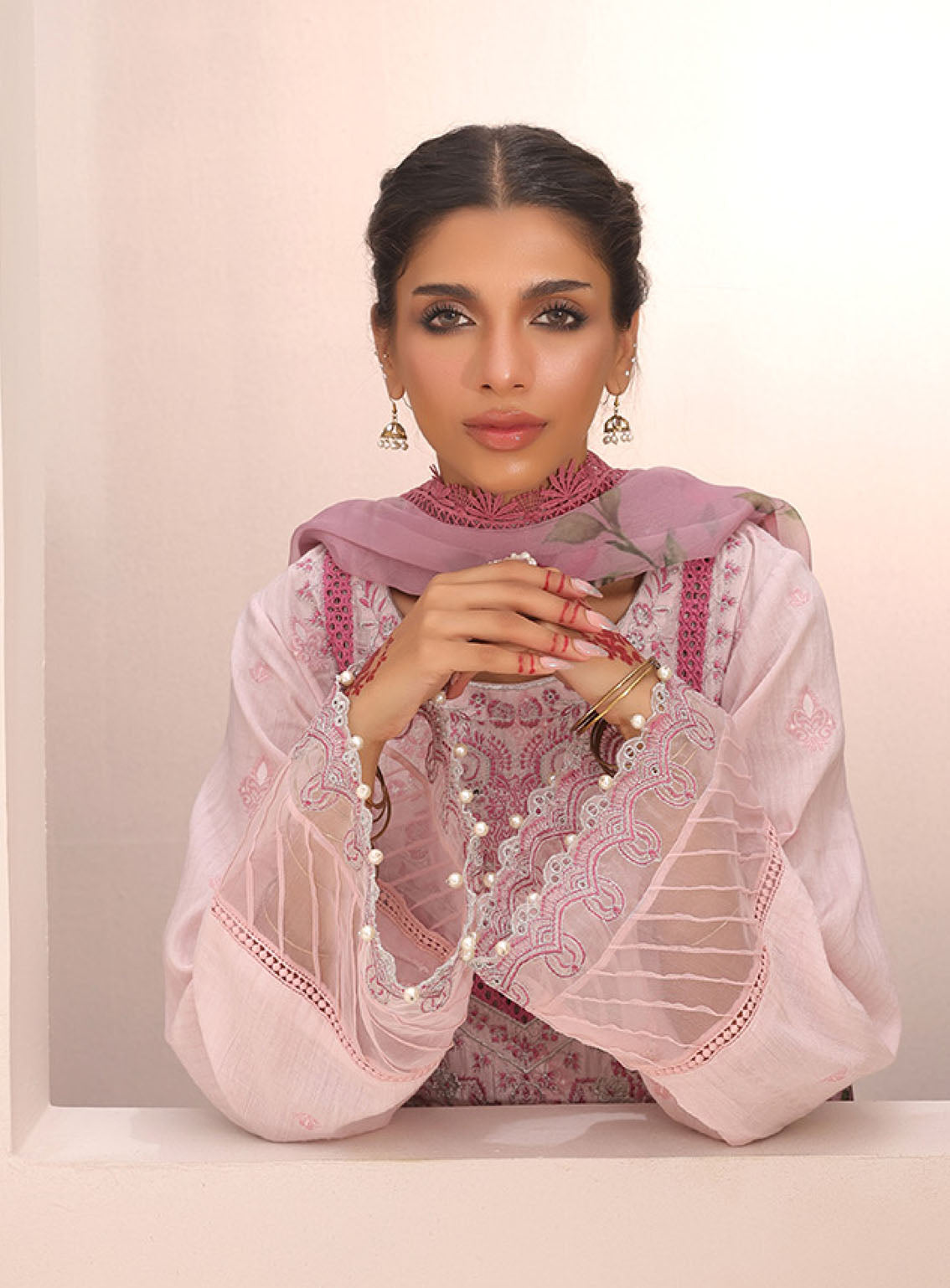 Zellbury Embroidered Cambric 3 Piece Unstitched Suit WUC24E31543 Zellbury Embroidered Cambric 3 Piece Unstitched Suit WUC24E31543