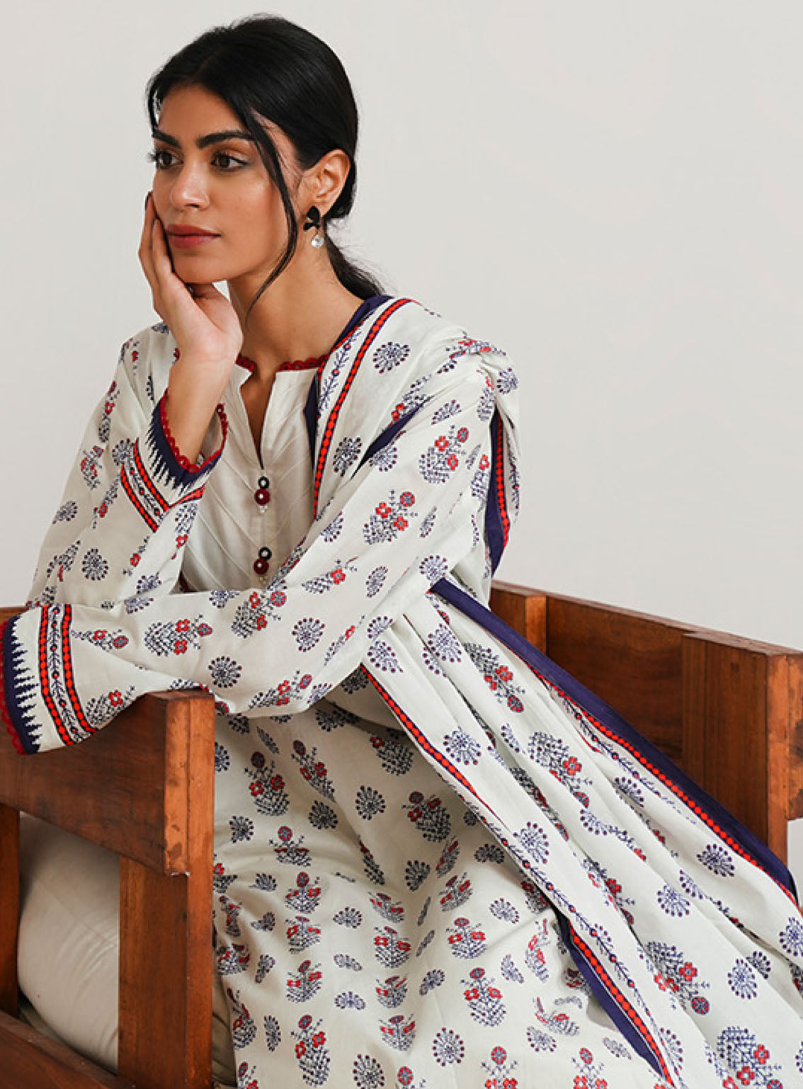 Zellbury Printed Cambric 2 Piece Unstitched Suit WUC24X20010 Zellbury Printed Cambric 2 Piece Unstitched Suit WUC24X20010