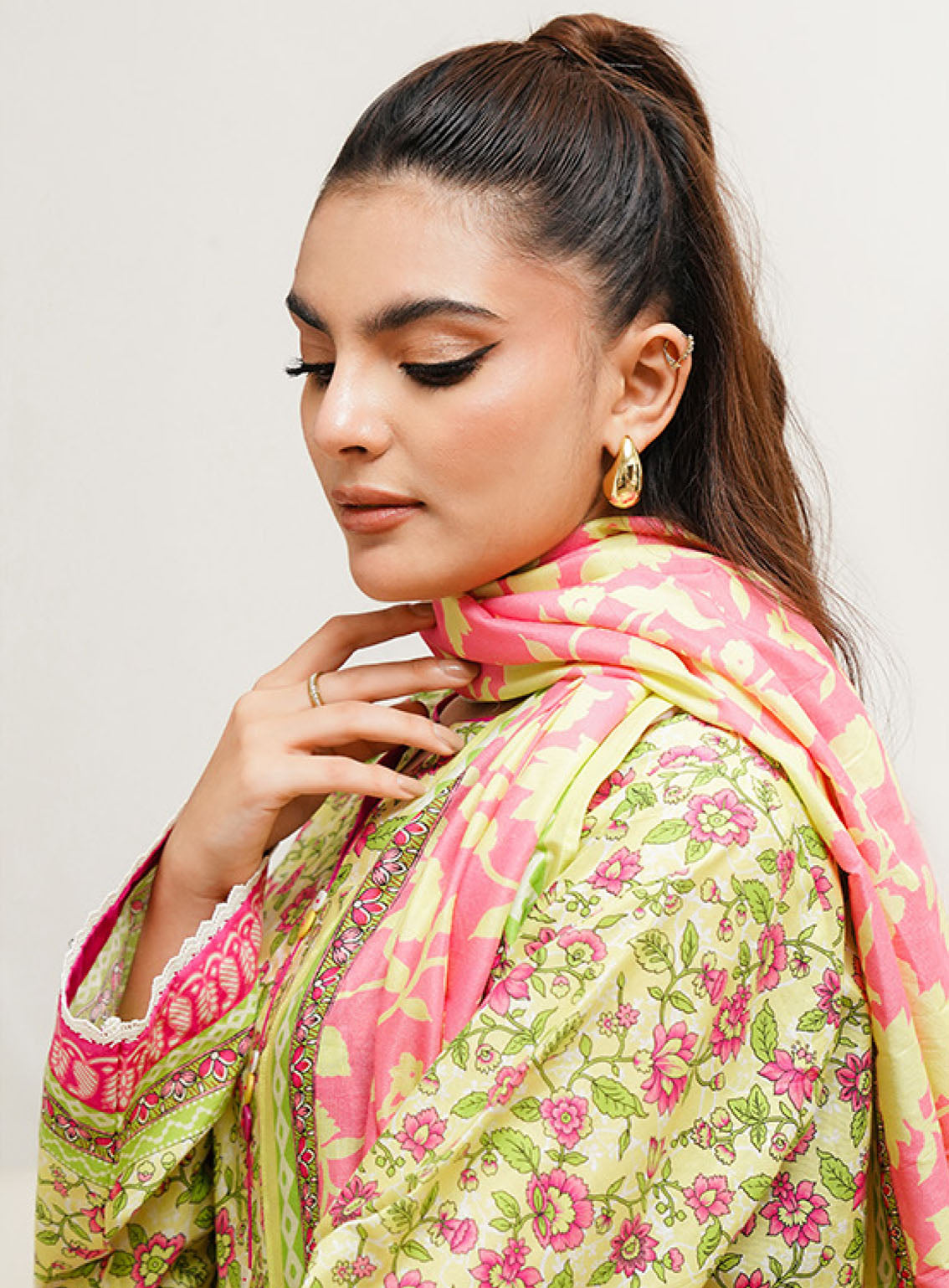 Zellbury Printed Cambric 2 Piece Unstitched Suit WUC24X20095 Zellbury Printed Cambric 2 Piece Unstitched Suit WUC24X20095