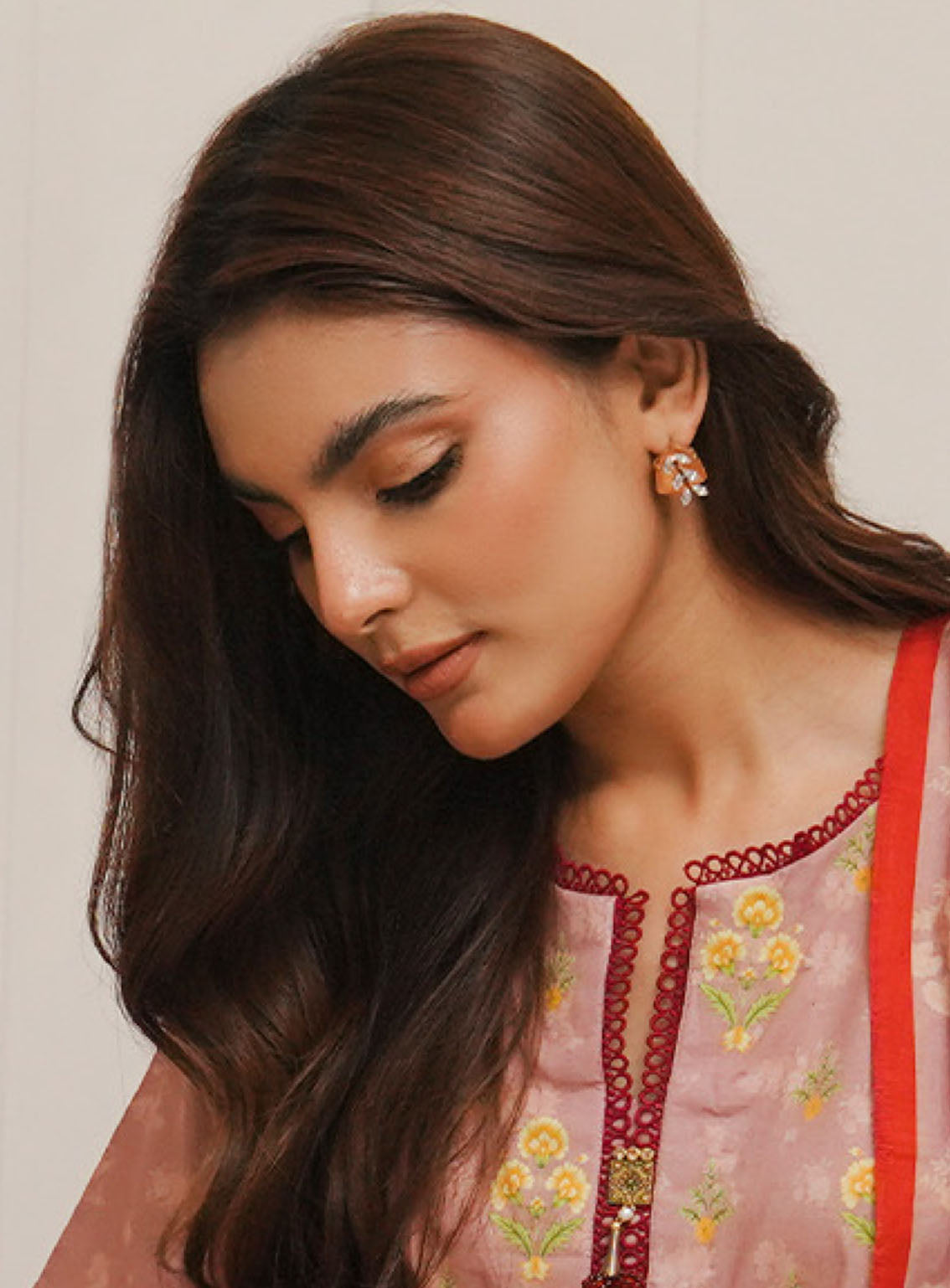 Zellbury Printed Cambric 3 Piece Unstitched Suit WUC24X30041 Zellbury Printed Cambric 3 Piece Unstitched Suit WUC24X30041