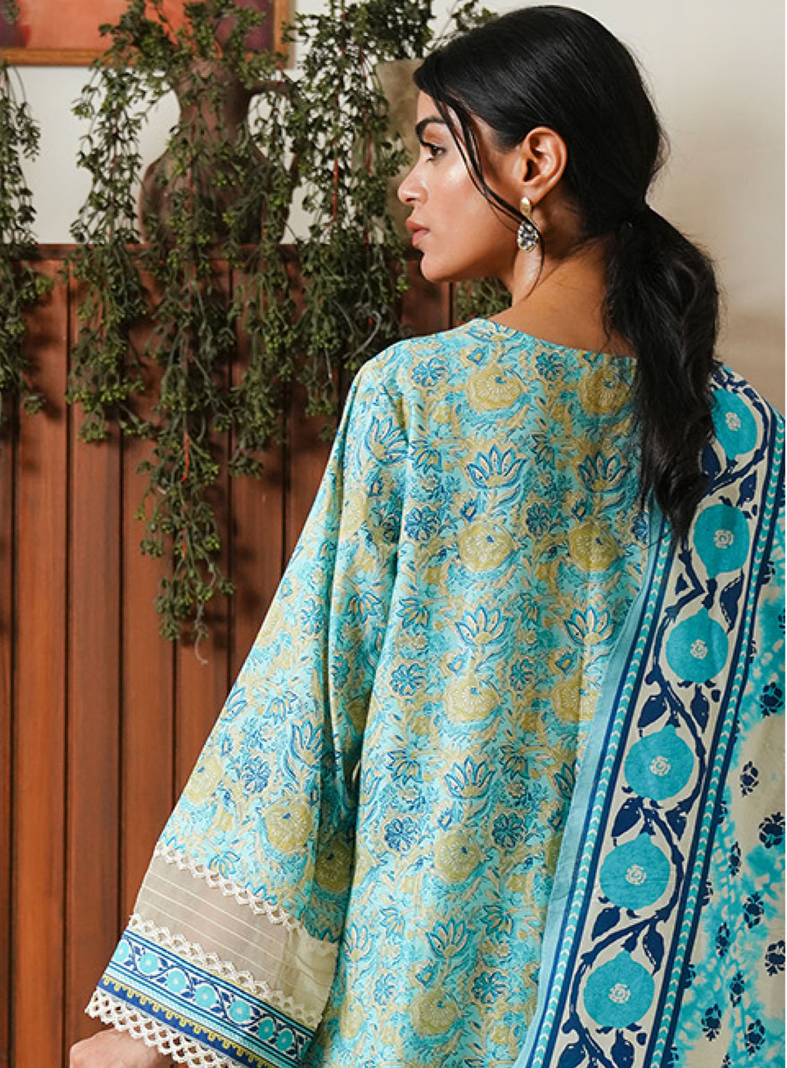 Zellbury Printed Cambric 3 Piece Unstitched Suit WUC24X30046 Zellbury Printed Cambric 3 Piece Unstitched Suit WUC24X30046