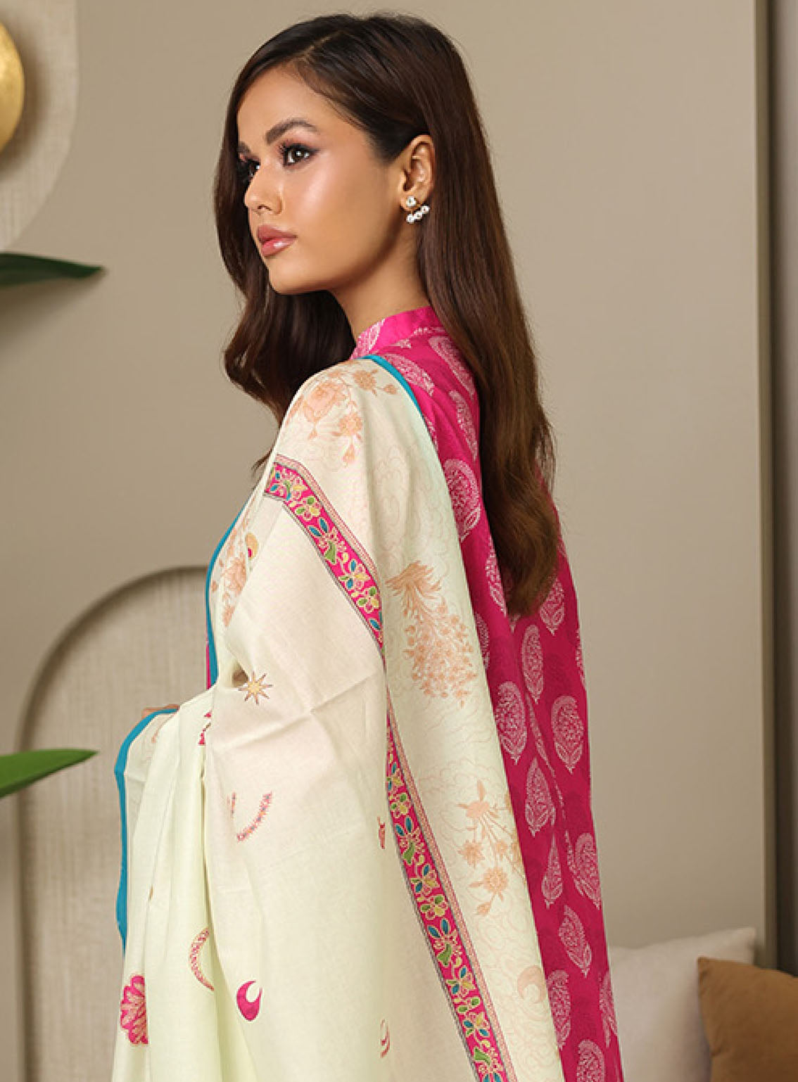 Zellbury Printed Cambric 3 Piece Unstitched Suit WUC24X30129 Zellbury Printed Cambric 3 Piece Unstitched Suit WUC24X30129