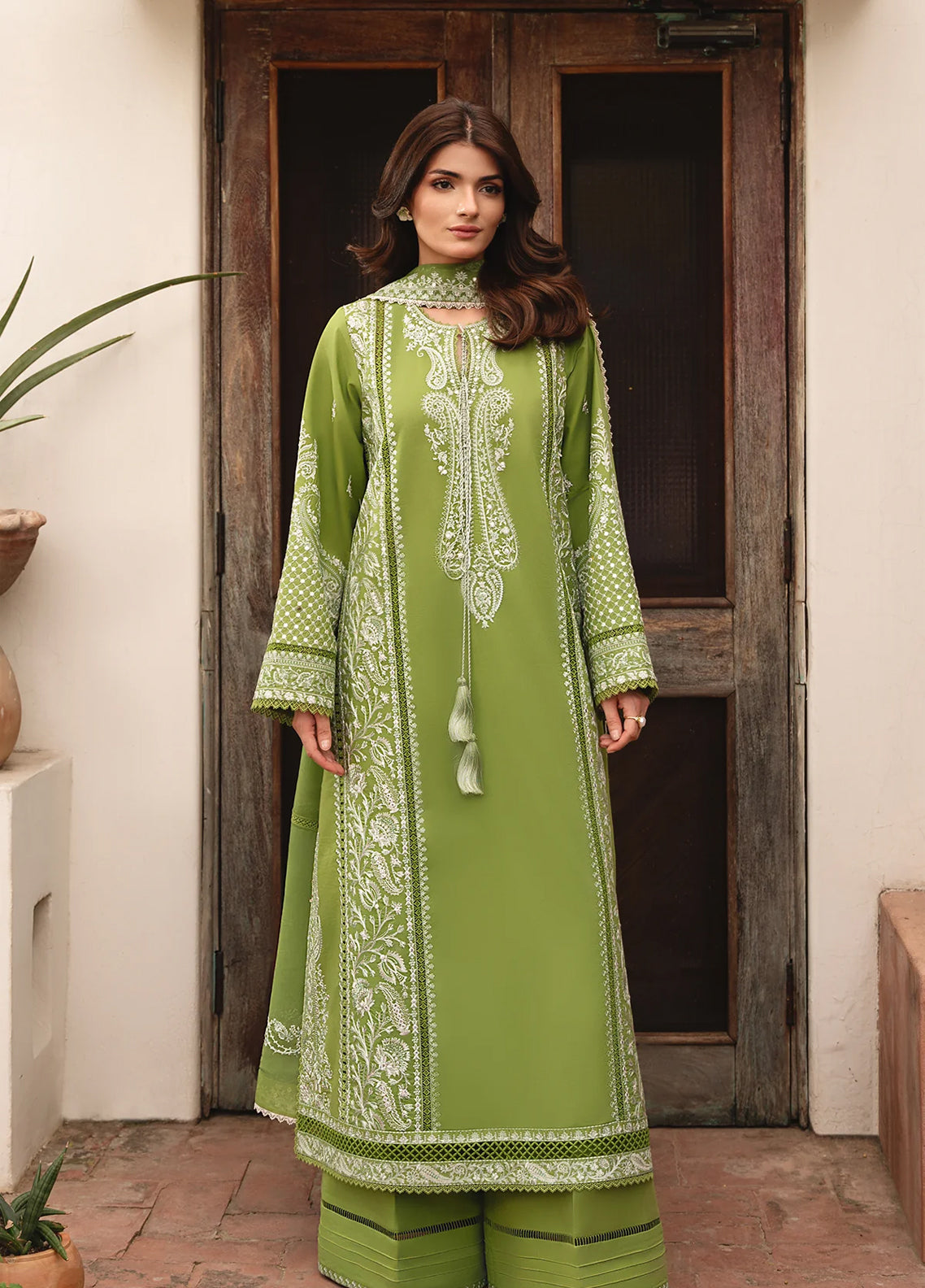 Whisper By Ayzel Embroidered Lawn 3 Piece Unstitched Suit AZL26WEL D-0131 HUSH Whisper By Ayzel Embroidered Lawn 3 Piece Unstitched Suit AZL26WEL D-0131 HUSH