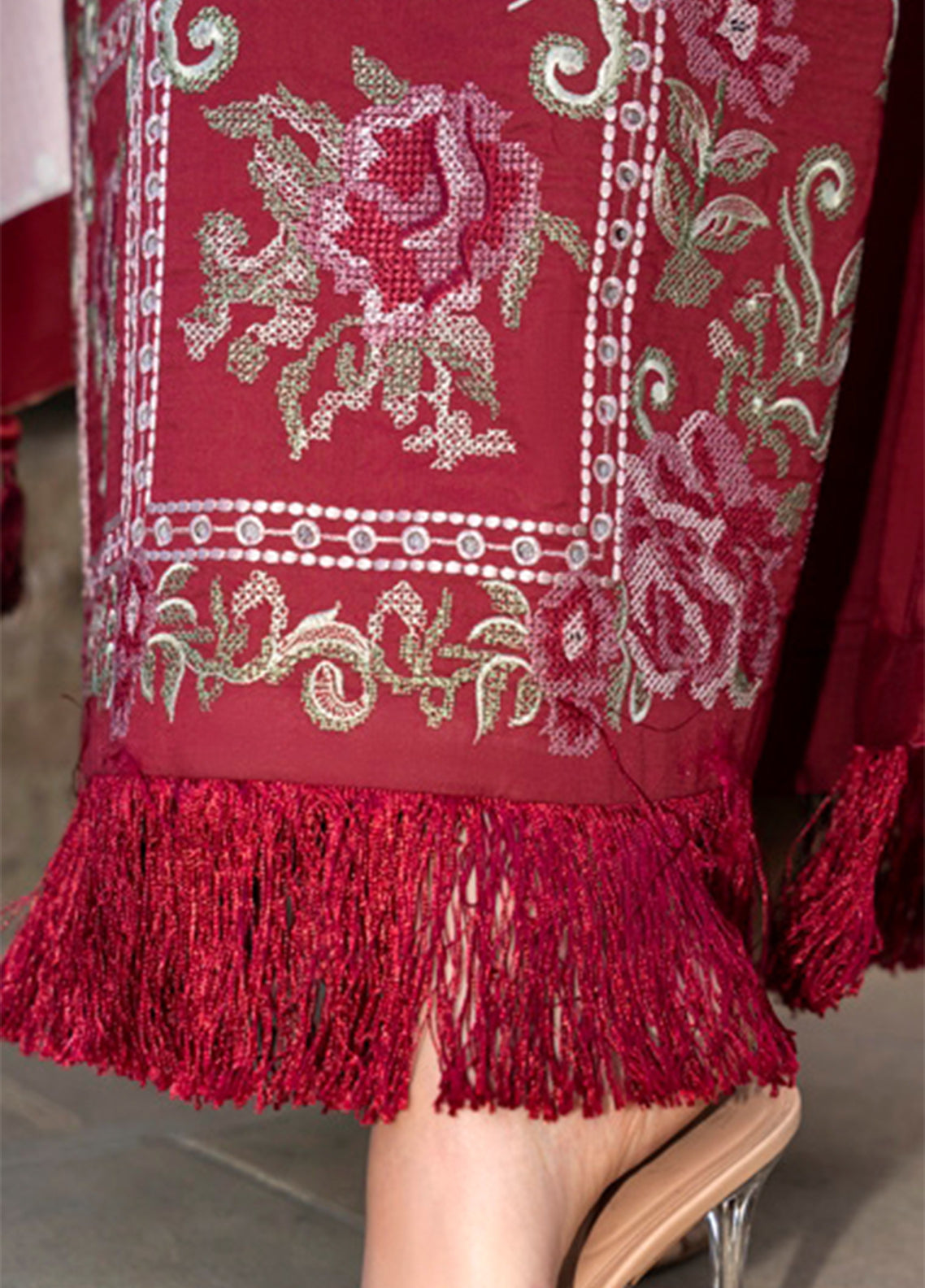 Wintry Breeze By Alzohaib Embroidered Cotton 3 Piece Unstitched Suit AZ26WBES D WB 07 Maroon - Detail Wintry Breeze By Alzohaib Embroidered Cotton 3 Piece Unstitched Suit AZ26WBES D WB 07 Maroon - Detail