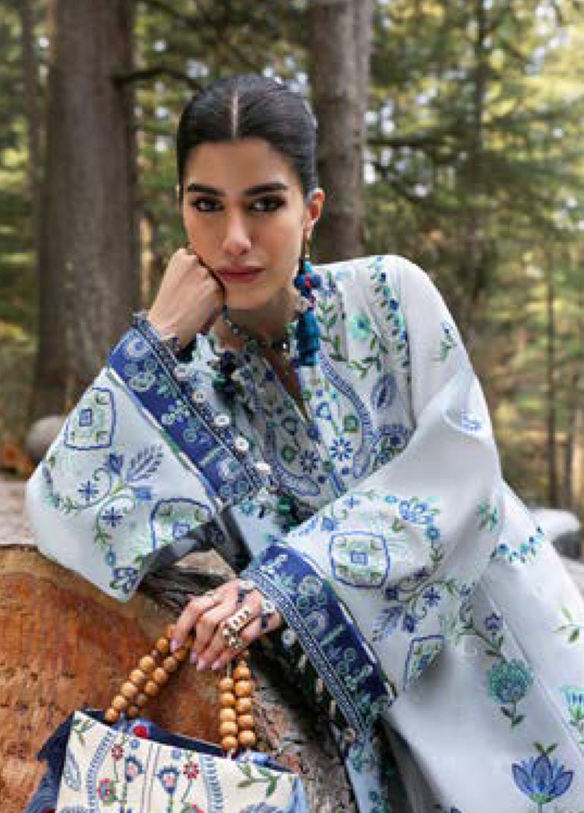 Zaha By Khadijah Shah Embroidered Lawn Suits Unstitched 3 Piece - ZH25NL 11A KASHUR Zaha By Khadijah Shah Embroidered Lawn Suits Unstitched 3 Piece - ZH25NL 11A KASHUR