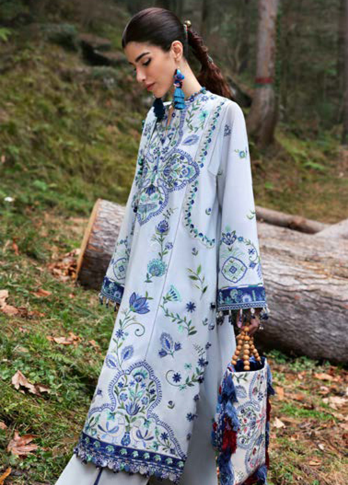 Zaha By Khadijah Shah Embroidered Lawn Suits Unstitched 3 Piece - ZH25NL 11A KASHUR Zaha By Khadijah Shah Embroidered Lawn Suits Unstitched 3 Piece - ZH25NL 11A KASHUR