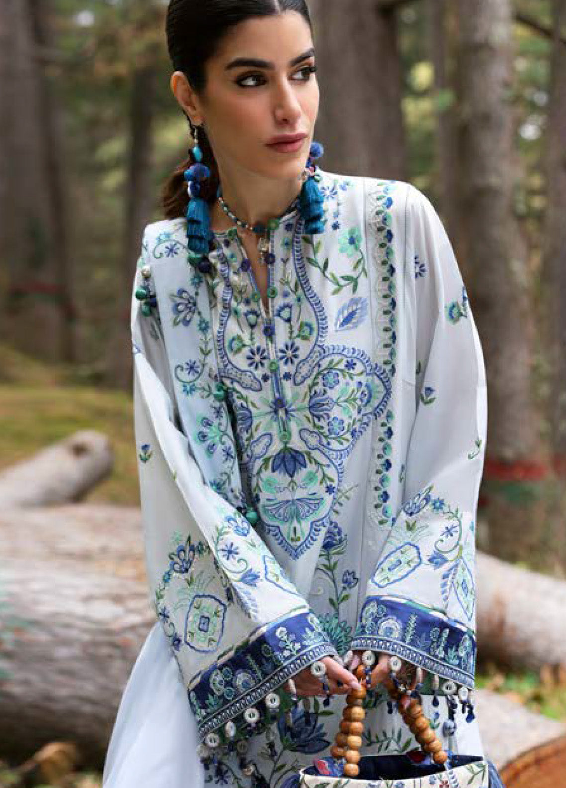 Zaha By Khadijah Shah Embroidered Lawn Suits Unstitched 3 Piece - ZH25NL 11A KASHUR Zaha By Khadijah Shah Embroidered Lawn Suits Unstitched 3 Piece - ZH25NL 11A KASHUR