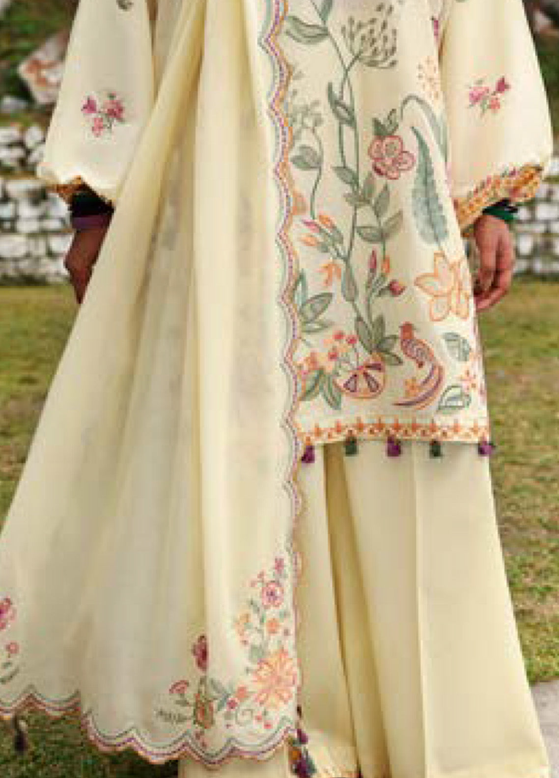 Zaha By Khadijah Shah Embroidered Lawn Suits Unstitched 3 Piece - ZH25NL 13A ZANIA Zaha By Khadijah Shah Embroidered Lawn Suits Unstitched 3 Piece - ZH25NL 13A ZANIA