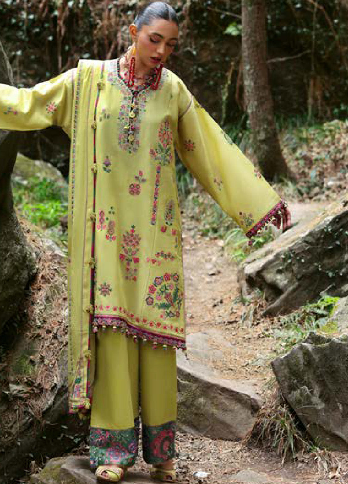 Zaha By Khadijah Shah Embroidered Lawn Suits Unstitched 3 Piece - ZH25NL 14B RHEA Zaha By Khadijah Shah Embroidered Lawn Suits Unstitched 3 Piece - ZH25NL 14B RHEA