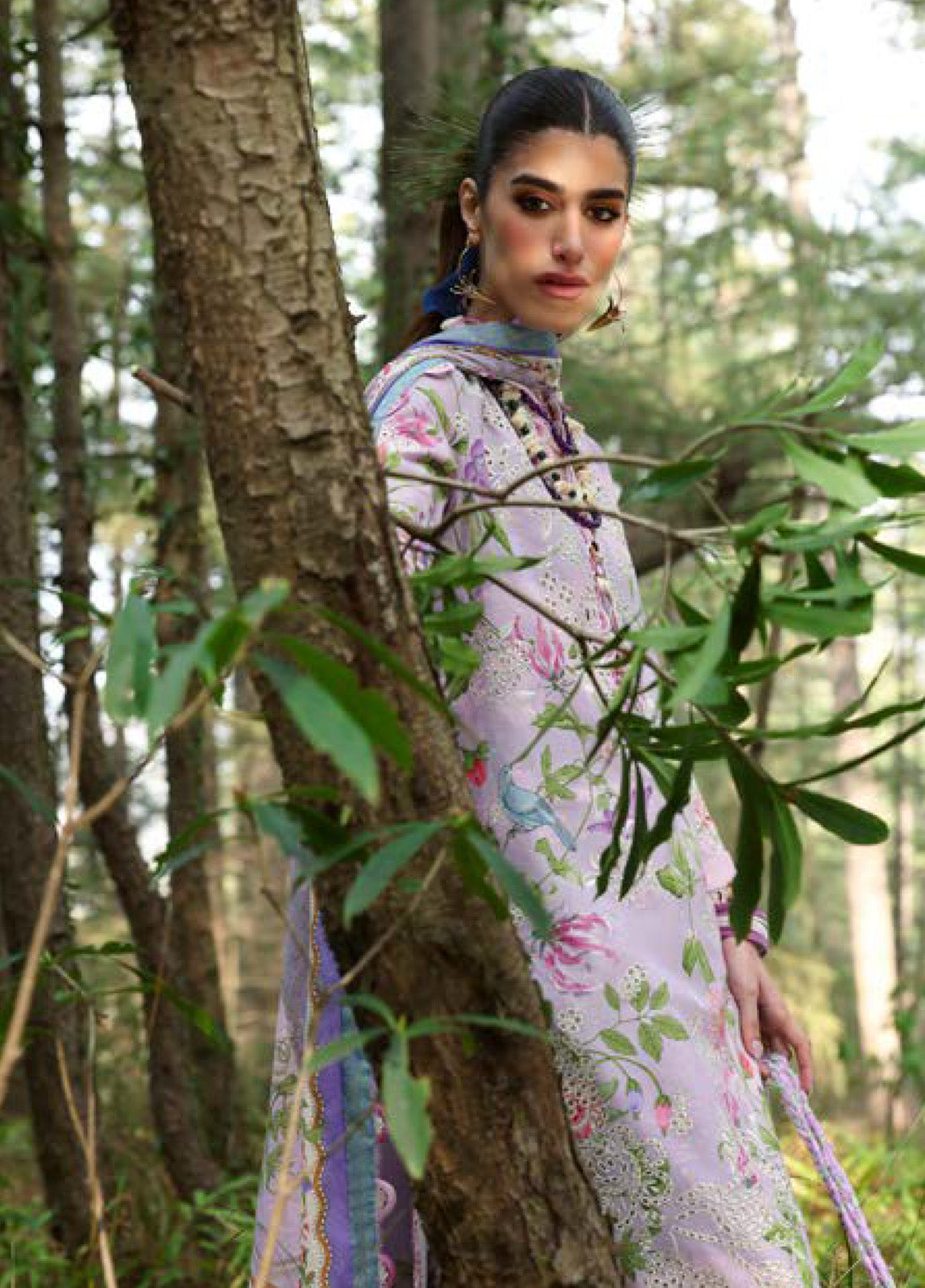 Zaha By Khadijah Shah Embroidered Lawn Suits Unstitched 3 Piece - ZH25NL 2A ELARA Zaha By Khadijah Shah Embroidered Lawn Suits Unstitched 3 Piece - ZH25NL 2A ELARA