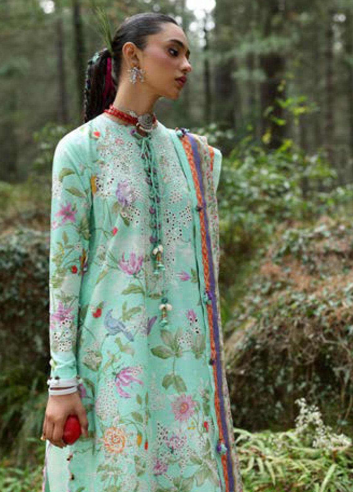 Zaha By Khadijah Shah Embroidered Lawn Suits Unstitched 3 Piece - ZH25NL 2B ELARA Zaha By Khadijah Shah Embroidered Lawn Suits Unstitched 3 Piece - ZH25NL 2B ELARA