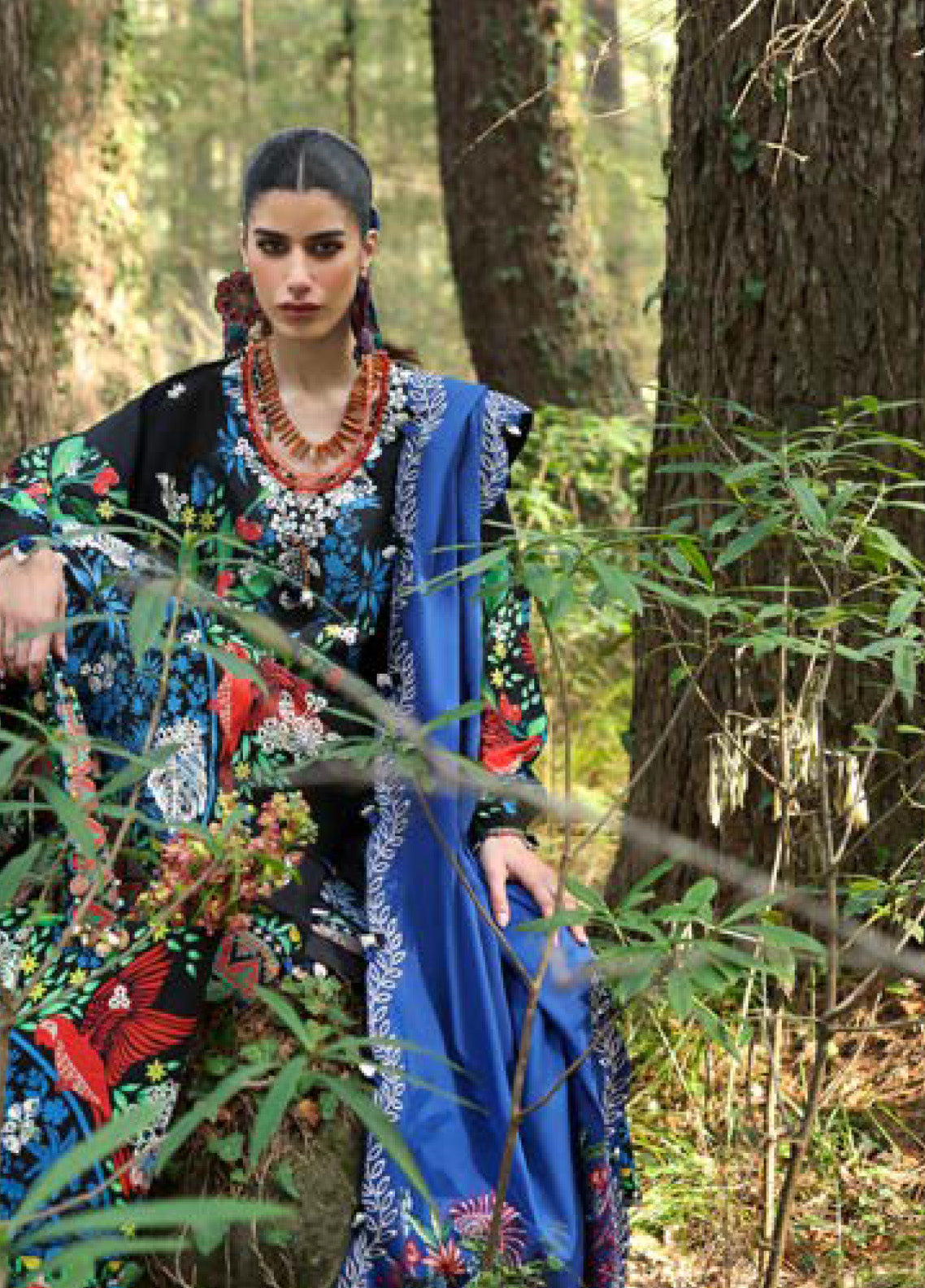 Zaha By Khadijah Shah Embroidered Lawn Suits Unstitched 3 Piece - ZH25NL 3A BLACK SOLANA Zaha By Khadijah Shah Embroidered Lawn Suits Unstitched 3 Piece - ZH25NL 3A BLACK SOLANA