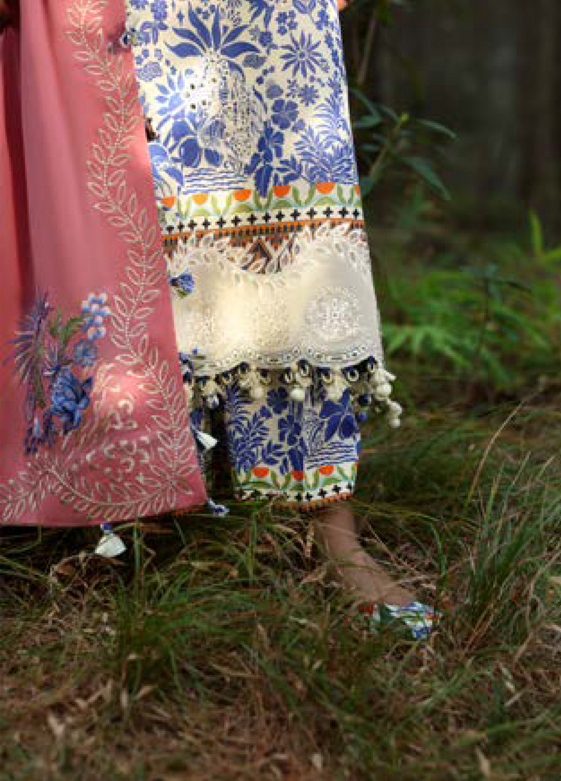 Zaha By Khadijah Shah Embroidered Lawn Suits Unstitched 3 Piece - ZH25NL 3B WHITE SOLANA Zaha By Khadijah Shah Embroidered Lawn Suits Unstitched 3 Piece - ZH25NL 3B WHITE SOLANA