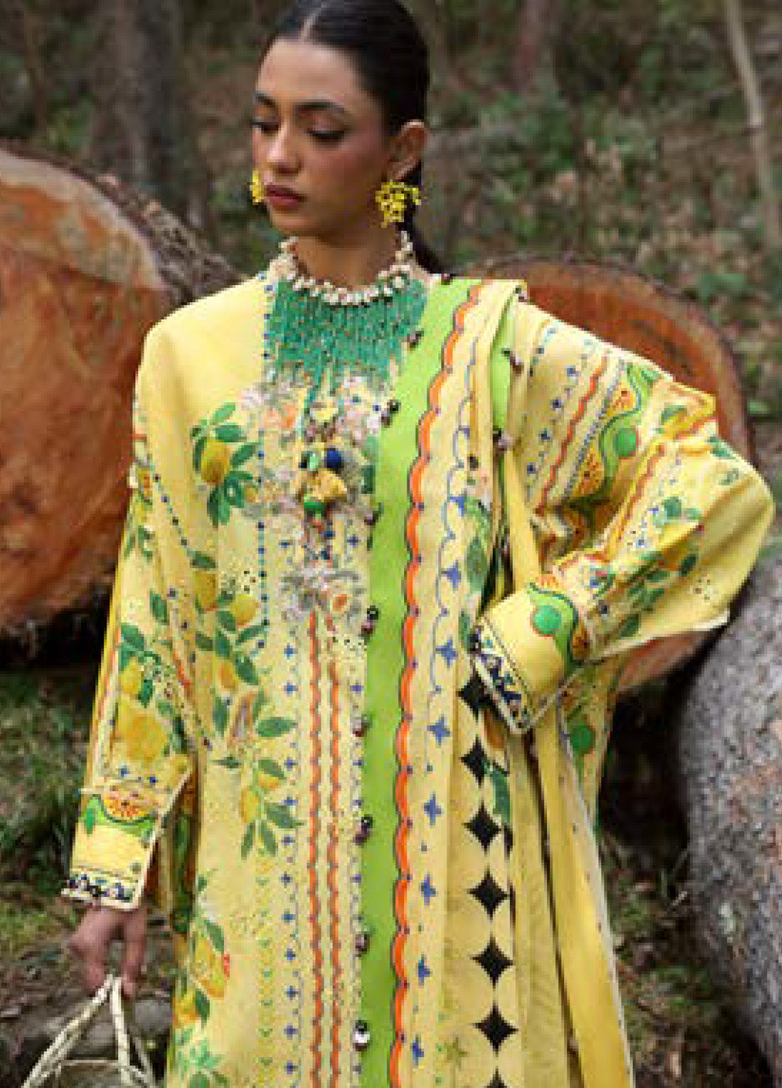 Zaha By Khadijah Shah Embroidered Lawn Suits Unstitched 3 Piece - ZH25NL 4A DAHLIA Zaha By Khadijah Shah Embroidered Lawn Suits Unstitched 3 Piece - ZH25NL 4A DAHLIA