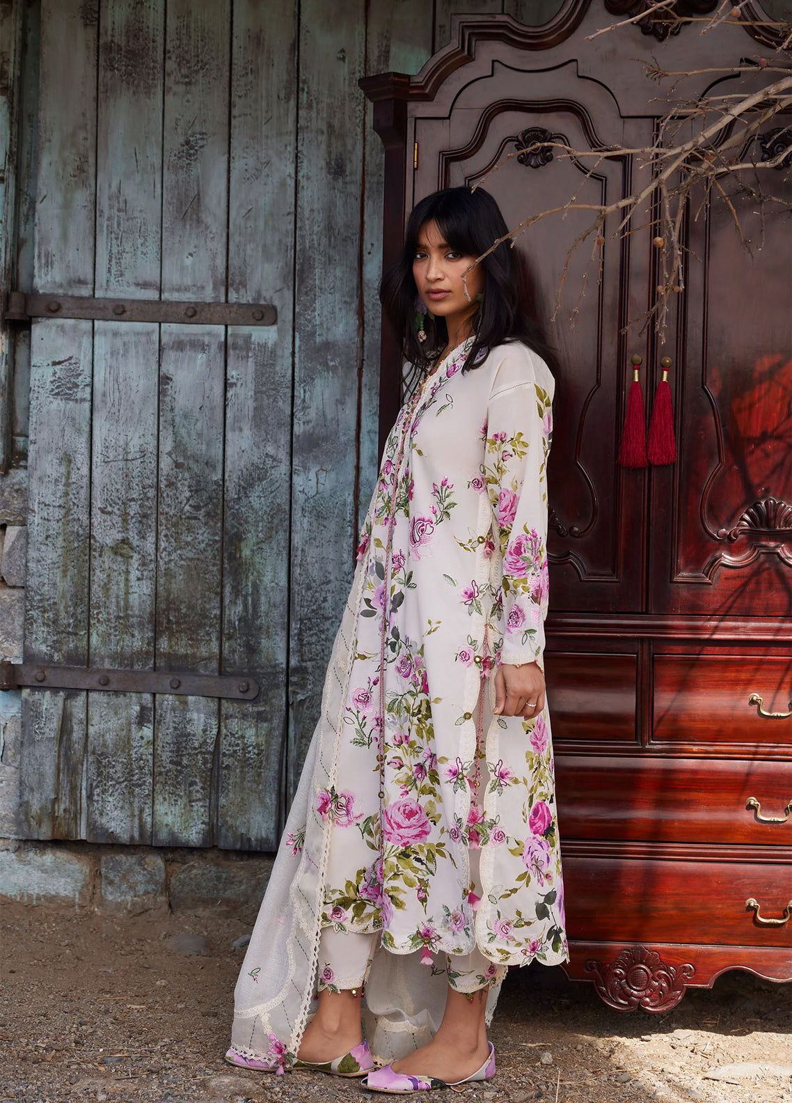 Zaha By Khadijah Shah Meili Festive Embroidered Lawn 3 Piece Unstitched Suits ZH26ML D-11B FEN YI Zaha By Khadijah Shah Meili Festive Embroidered Lawn 3 Piece Unstitched Suits ZH26ML D-11B FEN YI