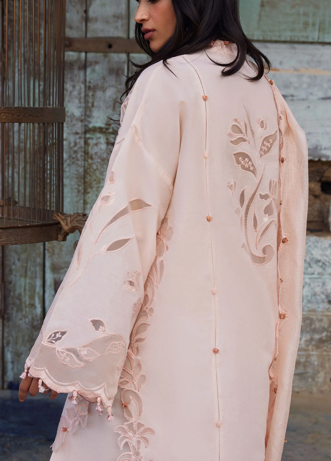 Zaha By Khadijah Shah Meili Festive Embroidered Lawn 3 Piece Unstitched Suits ZH26ML D-14A TAO ROU Zaha By Khadijah Shah Meili Festive Embroidered Lawn 3 Piece Unstitched Suits ZH26ML D-14A TAO ROU