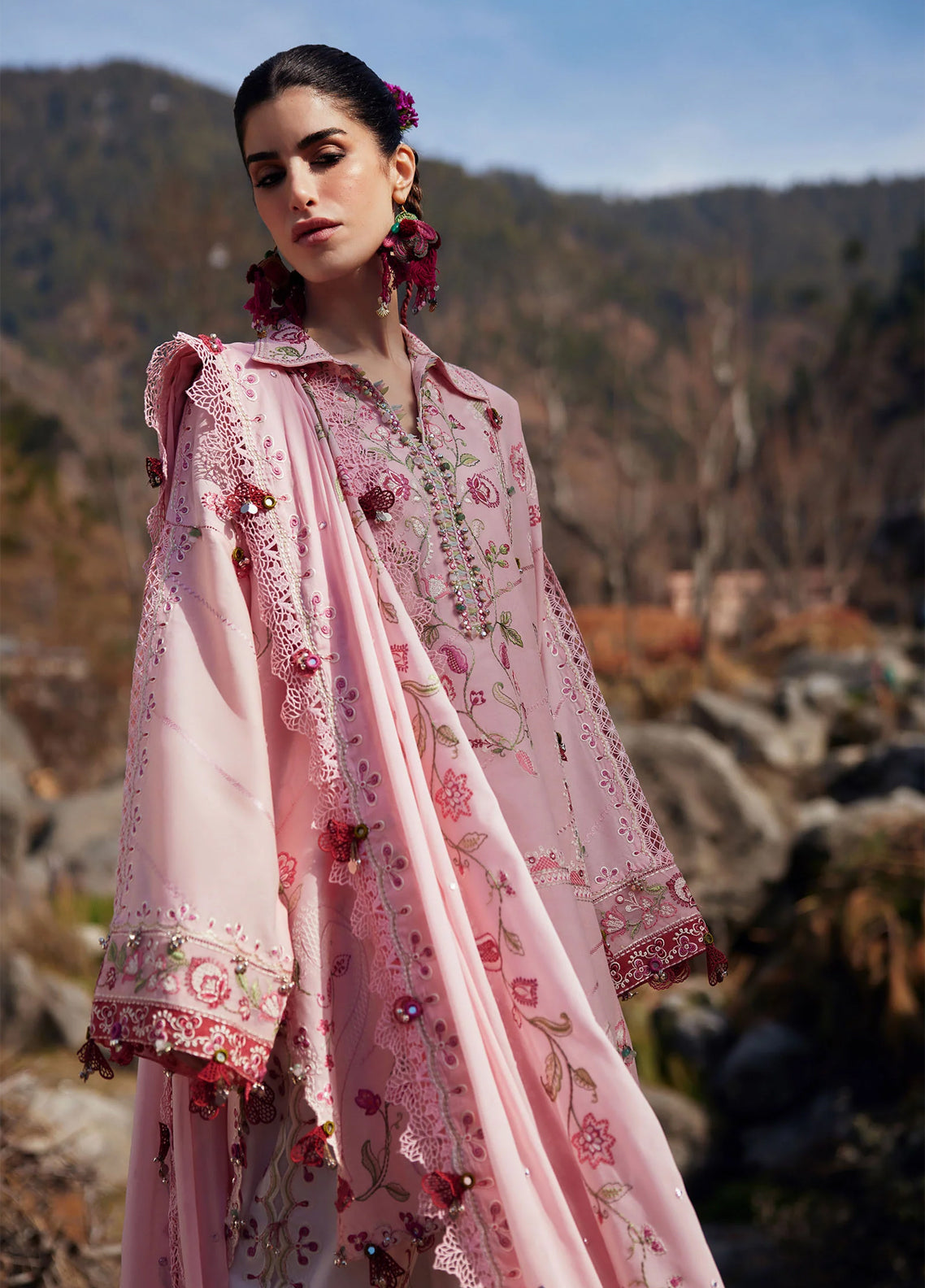 Zaha By Khadijah Shah Meili Festive Embroidered Lawn 3 Piece Unstitched Suits ZH26ML D-6B BI YUN Zaha By Khadijah Shah Meili Festive Embroidered Lawn 3 Piece Unstitched Suits ZH26ML D-6B BI YUN