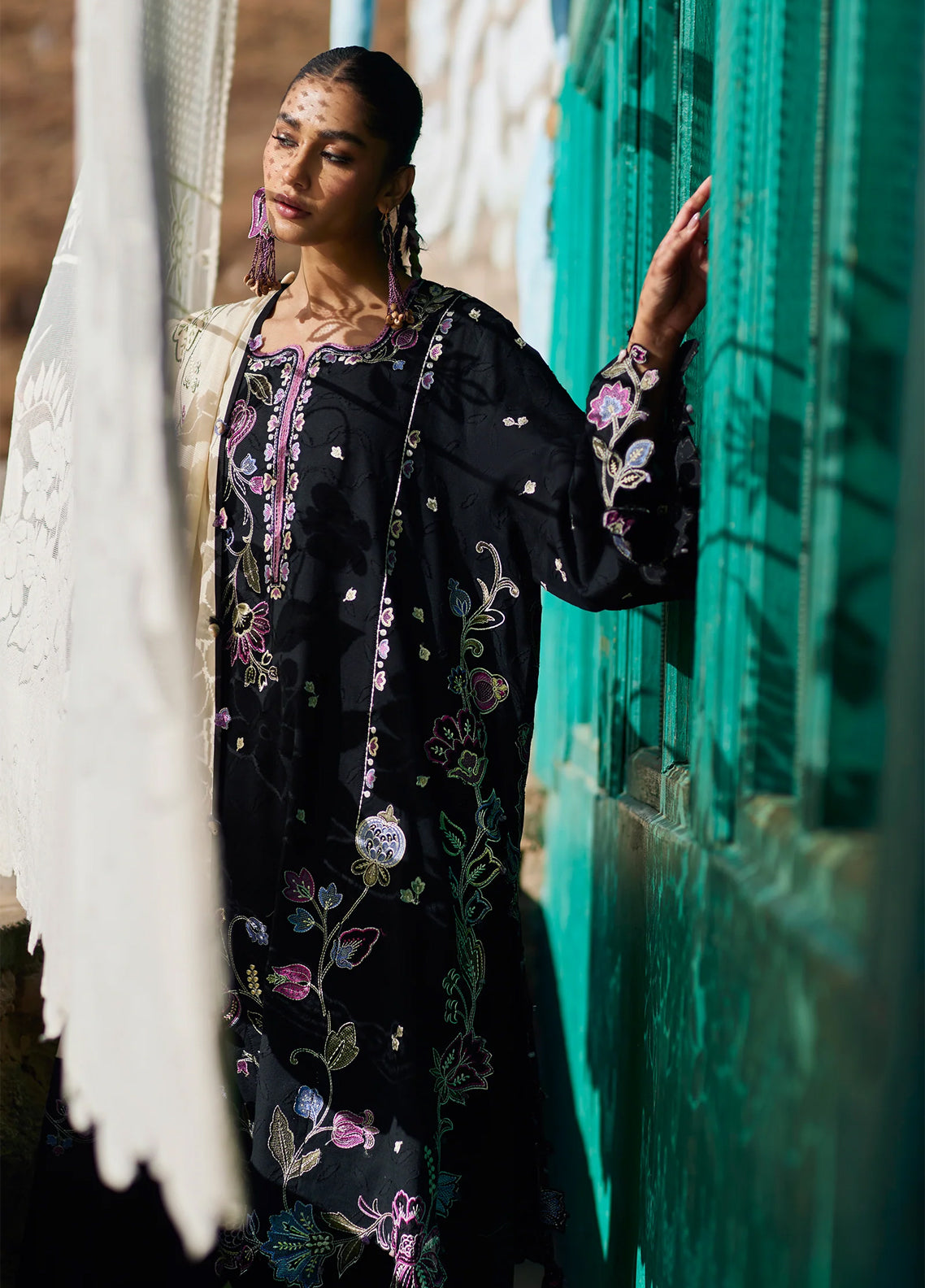 Zaha By Khadijah Shah Meili Festive Embroidered Lawn 3 Piece Unstitched Suits ZH26ML D-7B MI SE Zaha By Khadijah Shah Meili Festive Embroidered Lawn 3 Piece Unstitched Suits ZH26ML D-7B MI SE