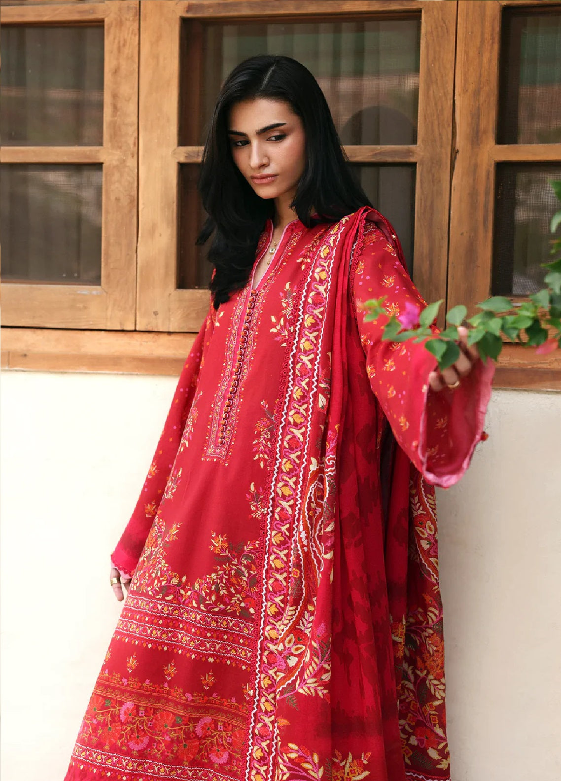 Zaha By Khadijah Shah Printed Lawn 3 Piece Unstitched Suits ZH26AP D-APL-04 ROSA Zaha By Khadijah Shah Printed Lawn 3 Piece Unstitched Suits ZH26AP D-APL-04 ROSA