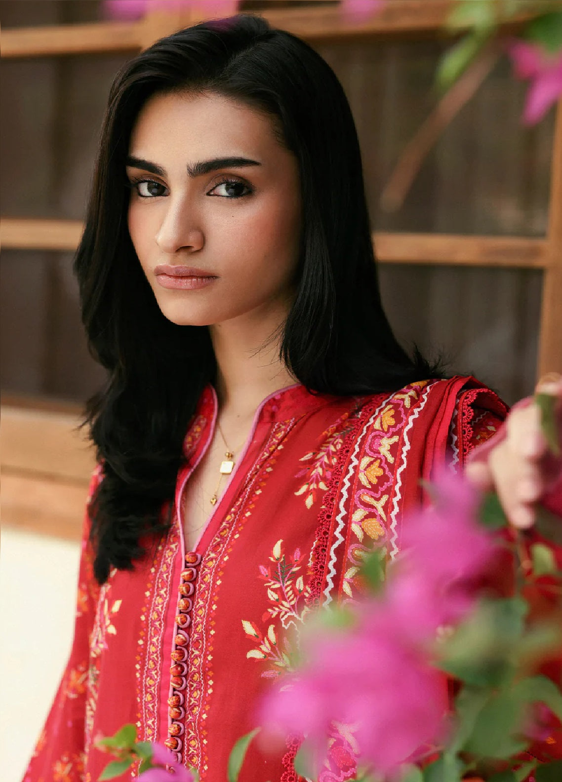 Zaha By Khadijah Shah Printed Lawn 3 Piece Unstitched Suits ZH26AP D-APL-04 ROSA Zaha By Khadijah Shah Printed Lawn 3 Piece Unstitched Suits ZH26AP D-APL-04 ROSA