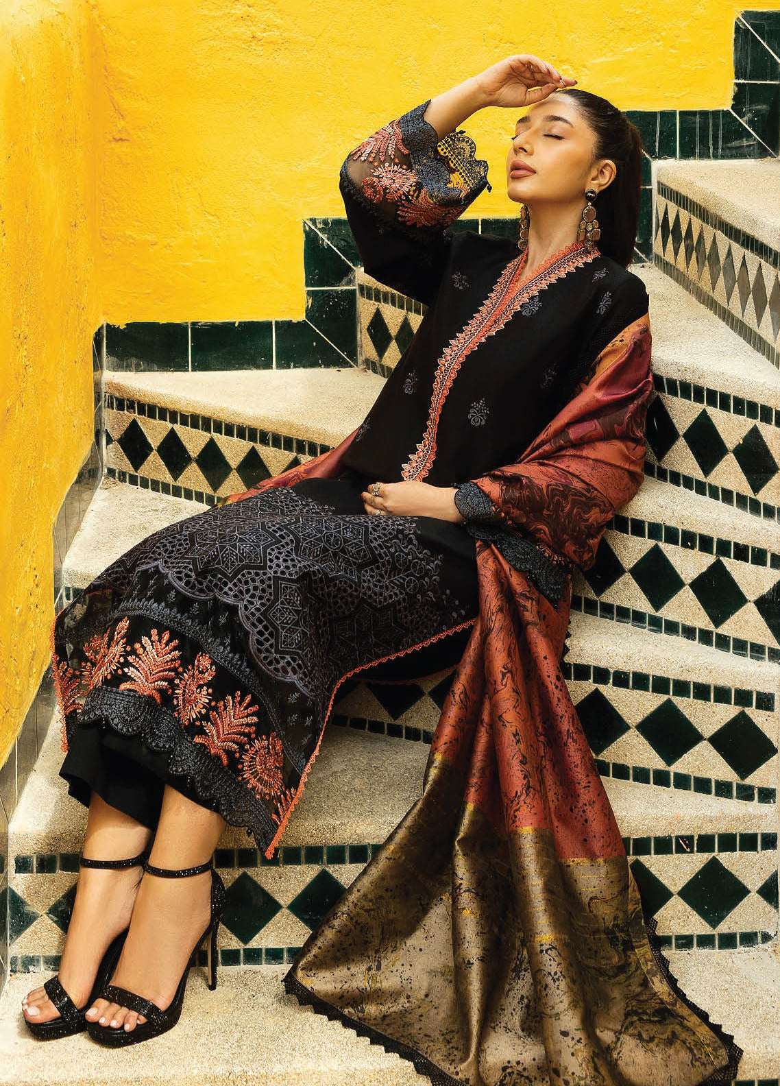 Zainab Chottani Embroidered Chikankari Suits Unstitched 3 Piece - ZC25CL 5A SELAH Zainab Chottani Embroidered Chikankari Suits Unstitched 3 Piece - ZC25CL 5A SELAH