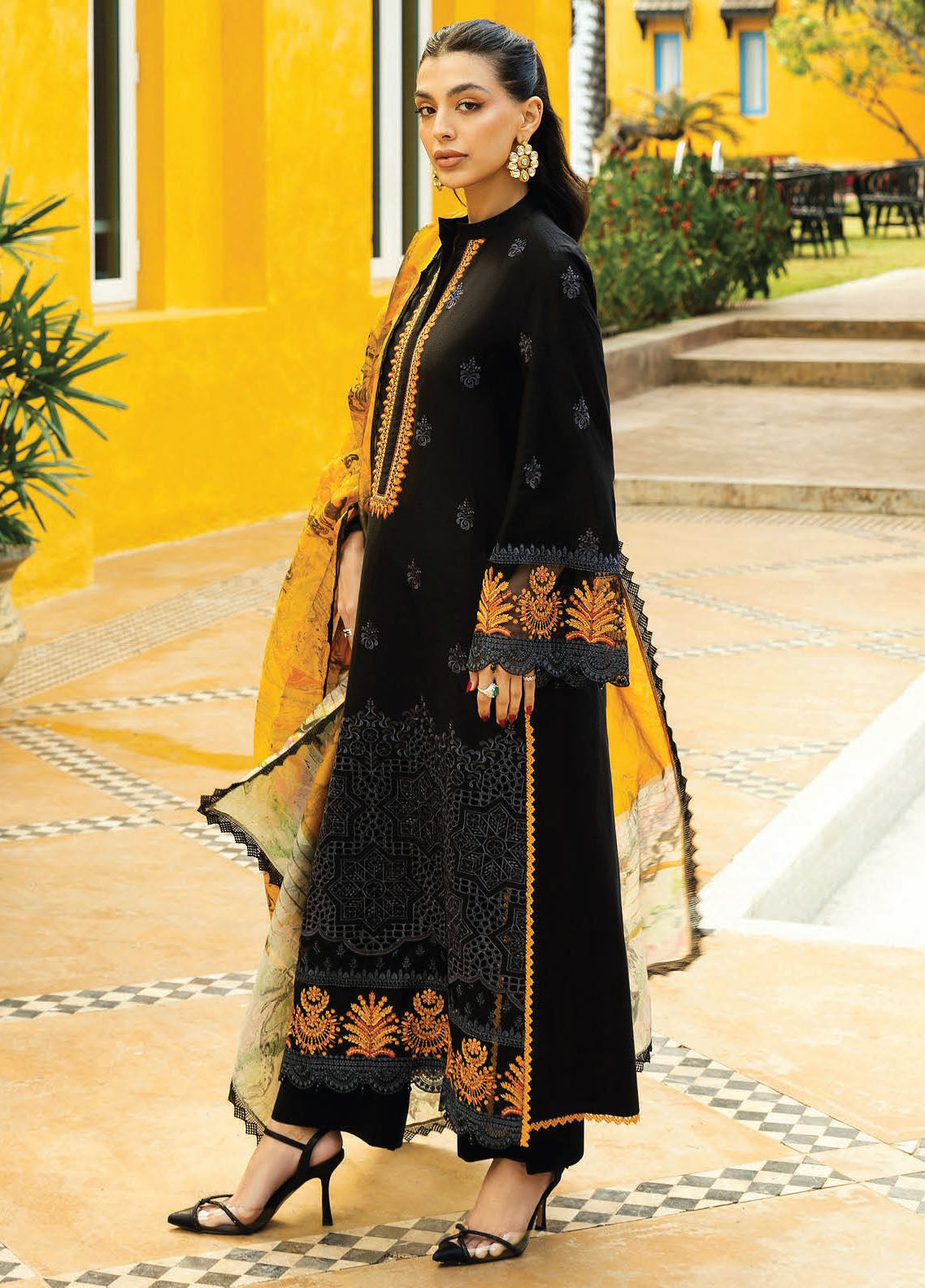 Zainab Chottani Embroidered Chikankari Suits Unstitched 3 Piece - ZC25CL 5B SELAH Zainab Chottani Embroidered Chikankari Suits Unstitched 3 Piece - ZC25CL 5B SELAH