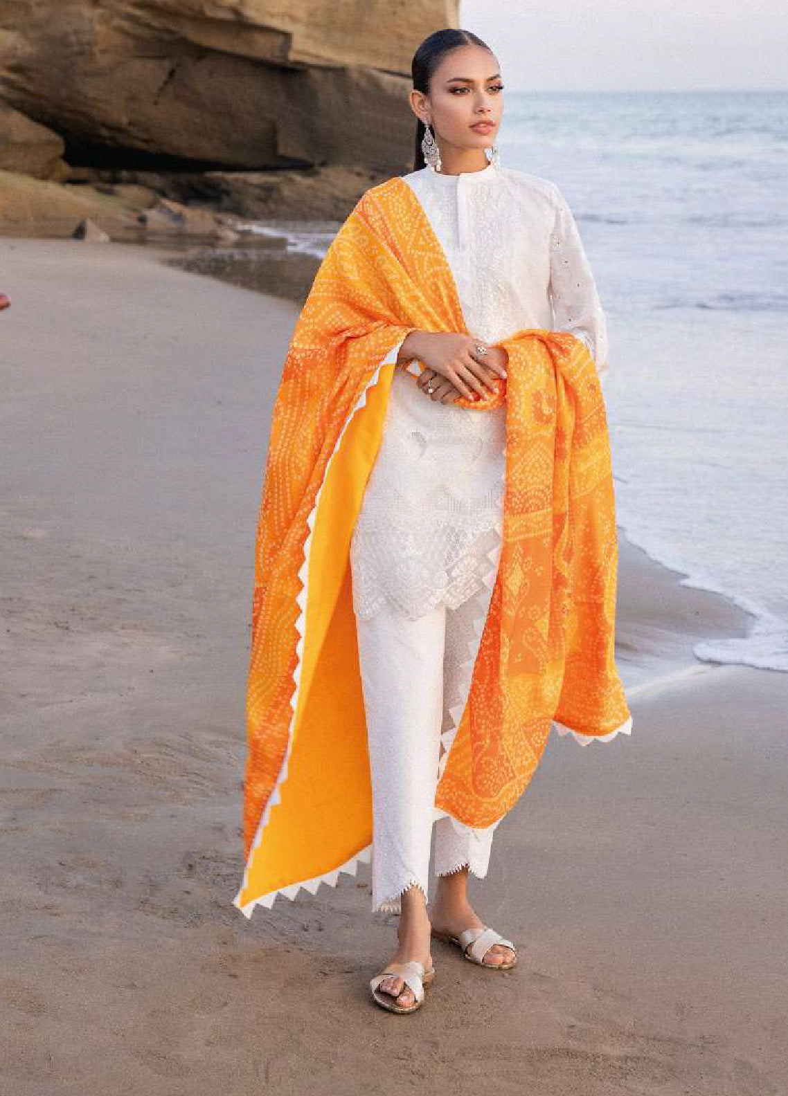 Zainab Chottani Embroidered Lawn Unstitched 3 Piece Suit - ZC24CL 3B CHUNARI Zainab Chottani Embroidered Lawn Unstitched 3 Piece Suit - ZC24CL 3B CHUNARI