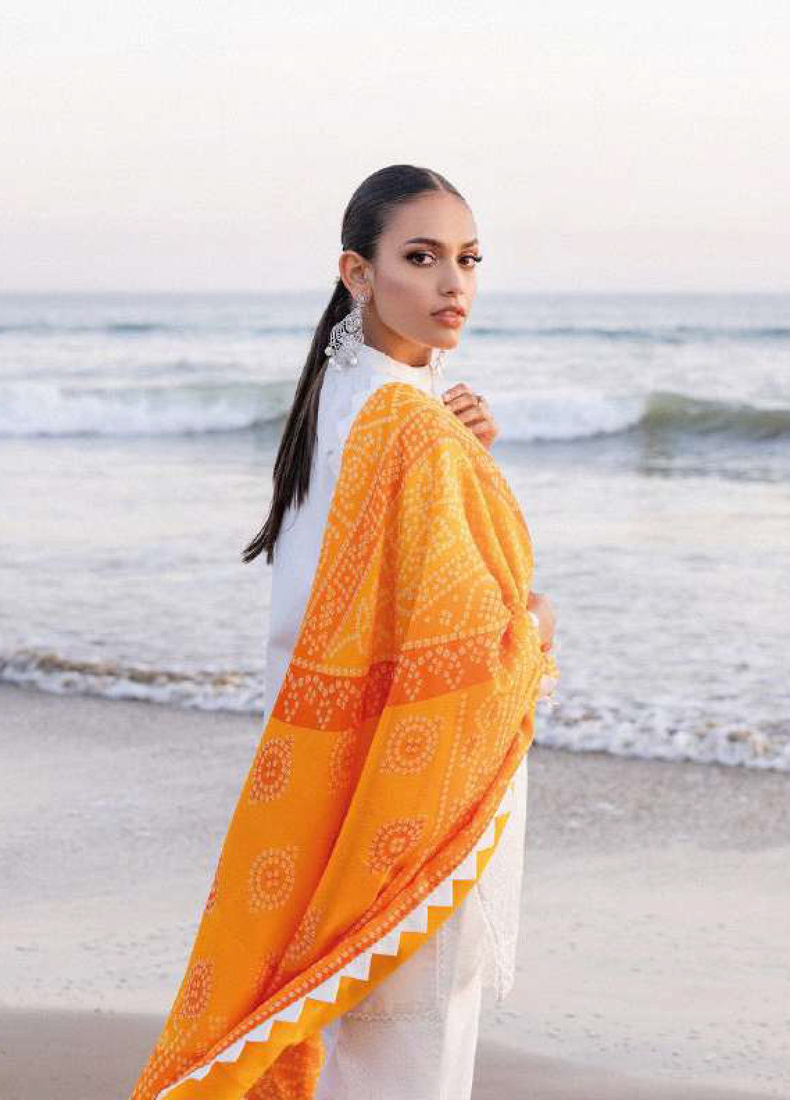 Zainab Chottani Embroidered Lawn Unstitched 3 Piece Suit - ZC24CL 3B CHUNARI Zainab Chottani Embroidered Lawn Unstitched 3 Piece Suit - ZC24CL 3B CHUNARI