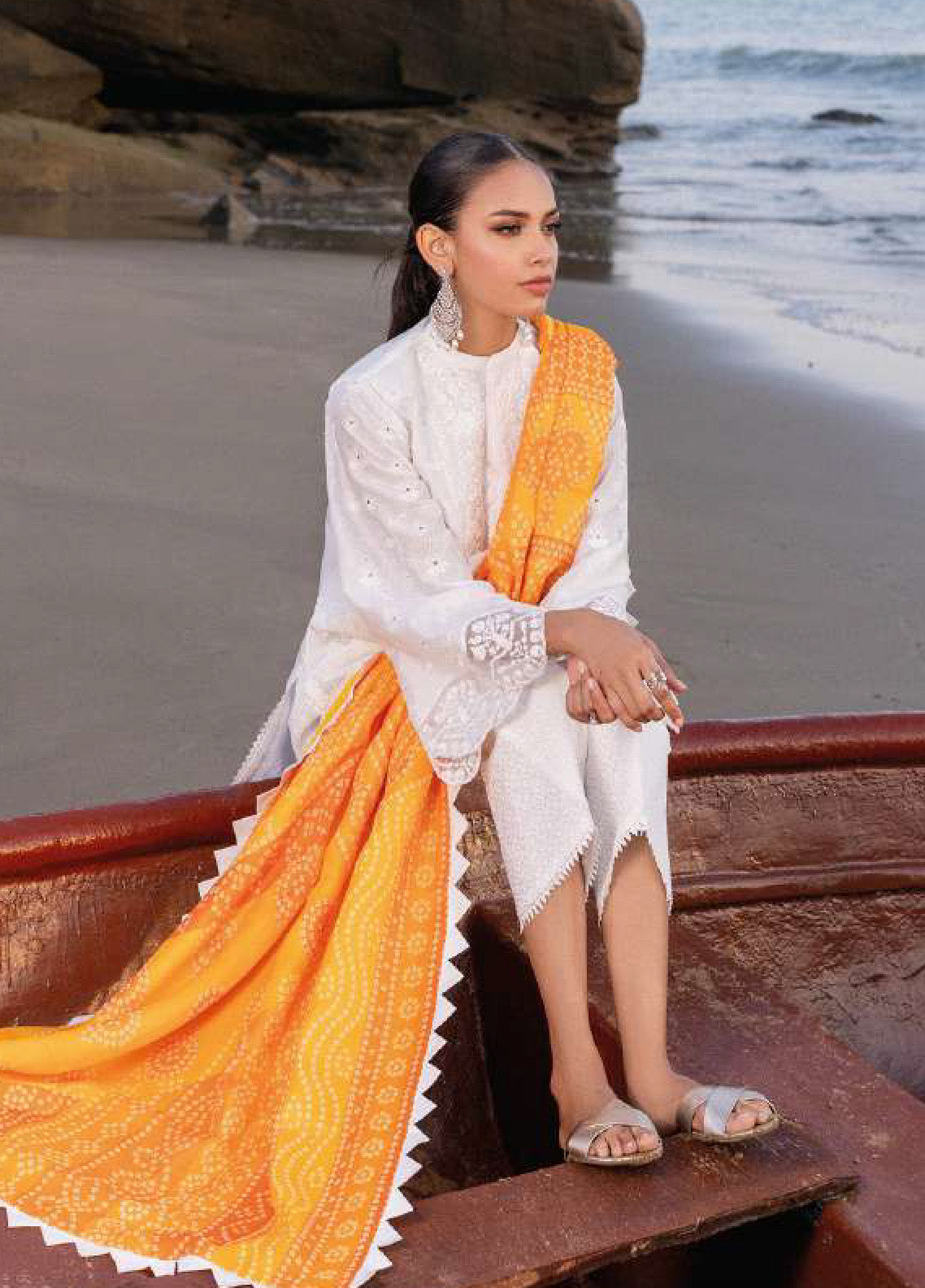 Zainab Chottani Embroidered Lawn Unstitched 3 Piece Suit - ZC24CL 3B CHUNARI Zainab Chottani Embroidered Lawn Unstitched 3 Piece Suit - ZC24CL 3B CHUNARI