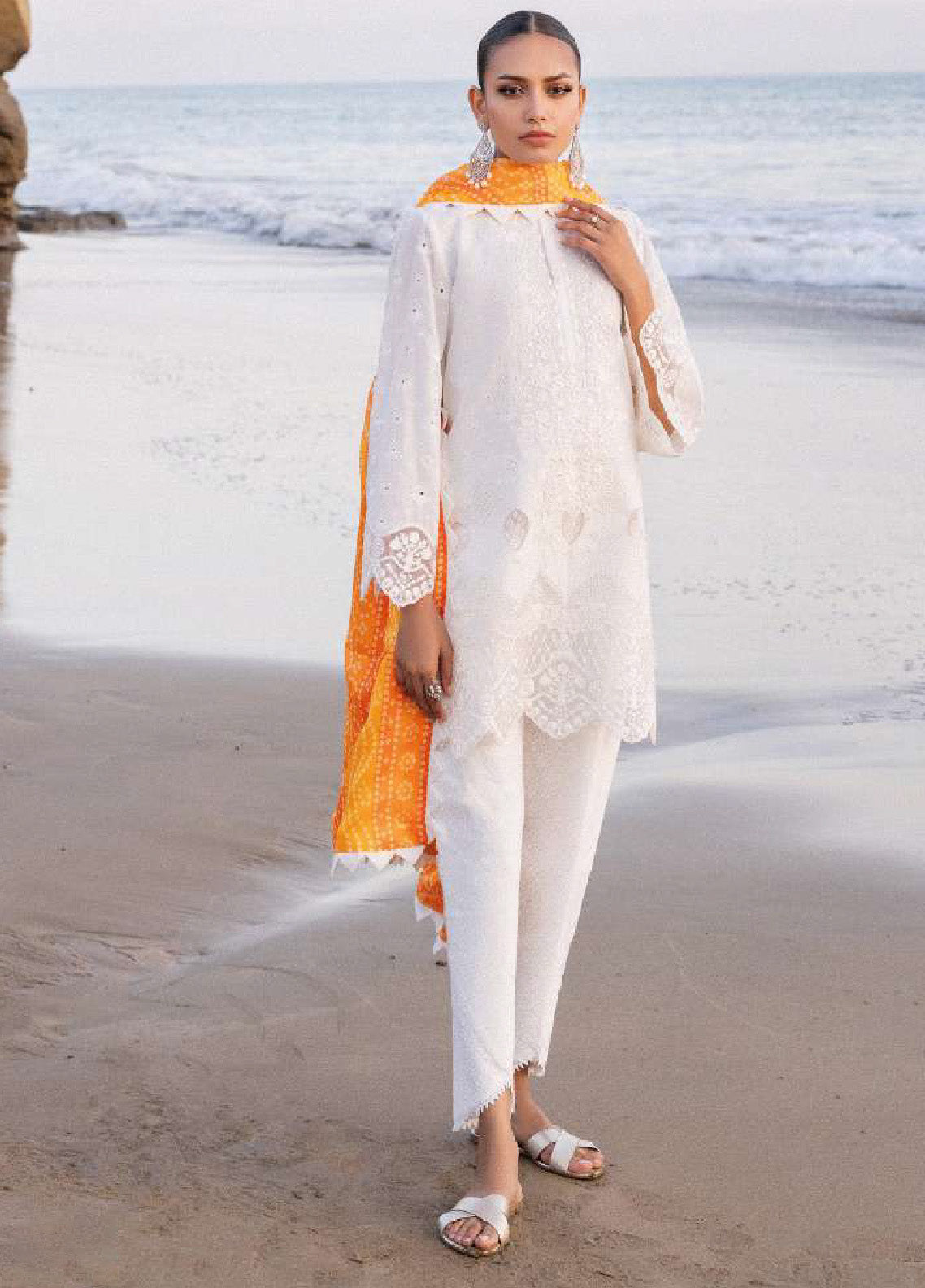 Zainab Chottani Embroidered Lawn Unstitched 3 Piece Suit - ZC24CL 3B CHUNARI Zainab Chottani Embroidered Lawn Unstitched 3 Piece Suit - ZC24CL 3B CHUNARI