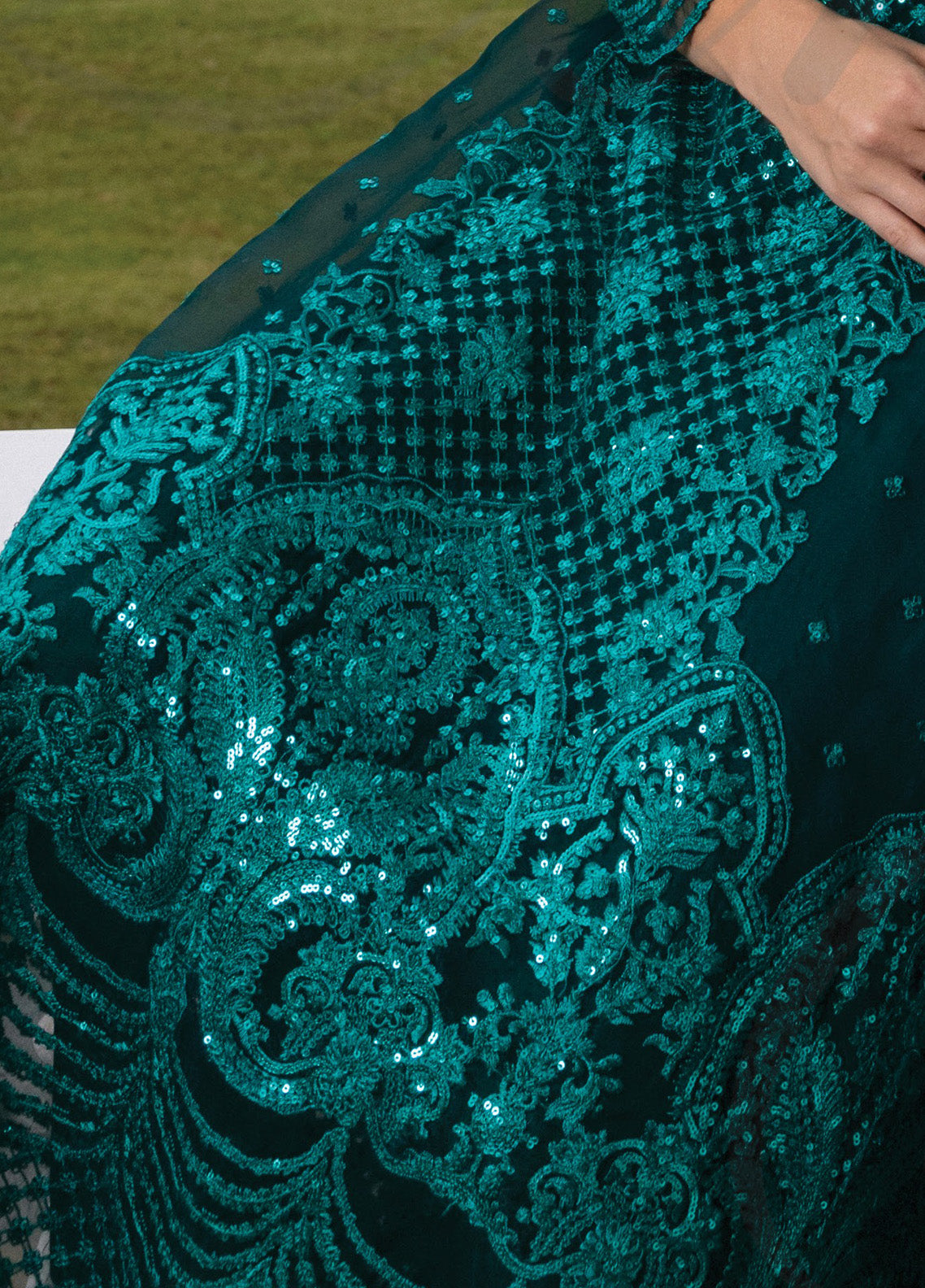 Zainab Chottani Embroidered Organza Suits Unstitched 3 Piece - ZC24WF 01 ZEINA Zainab Chottani Embroidered Organza Suits Unstitched 3 Piece - ZC24WF 01 ZEINA