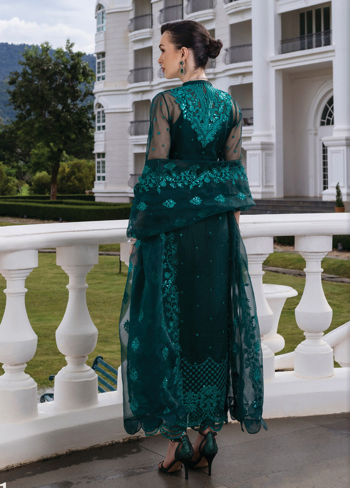 Zainab Chottani Embroidered Organza Suits Unstitched 3 Piece - ZC24WF 01 ZEINA Zainab Chottani Embroidered Organza Suits Unstitched 3 Piece - ZC24WF 01 ZEINA