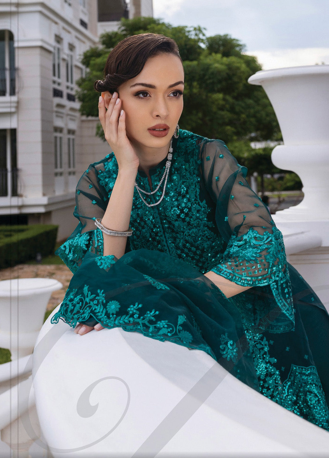Zainab Chottani Embroidered Organza Suits Unstitched 3 Piece - ZC24WF 01 ZEINA Zainab Chottani Embroidered Organza Suits Unstitched 3 Piece - ZC24WF 01 ZEINA