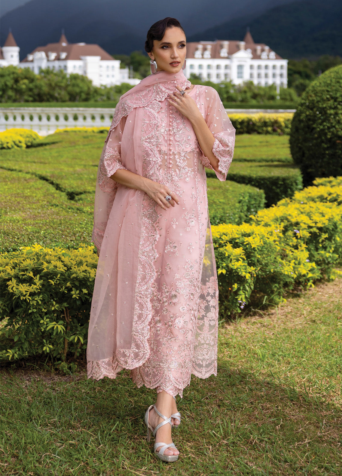 Zainab Chottani Embroidered Organza Suits Unstitched 3 Piece - ZC24WF 03 ROSEA Zainab Chottani Embroidered Organza Suits Unstitched 3 Piece - ZC24WF 03 ROSEA