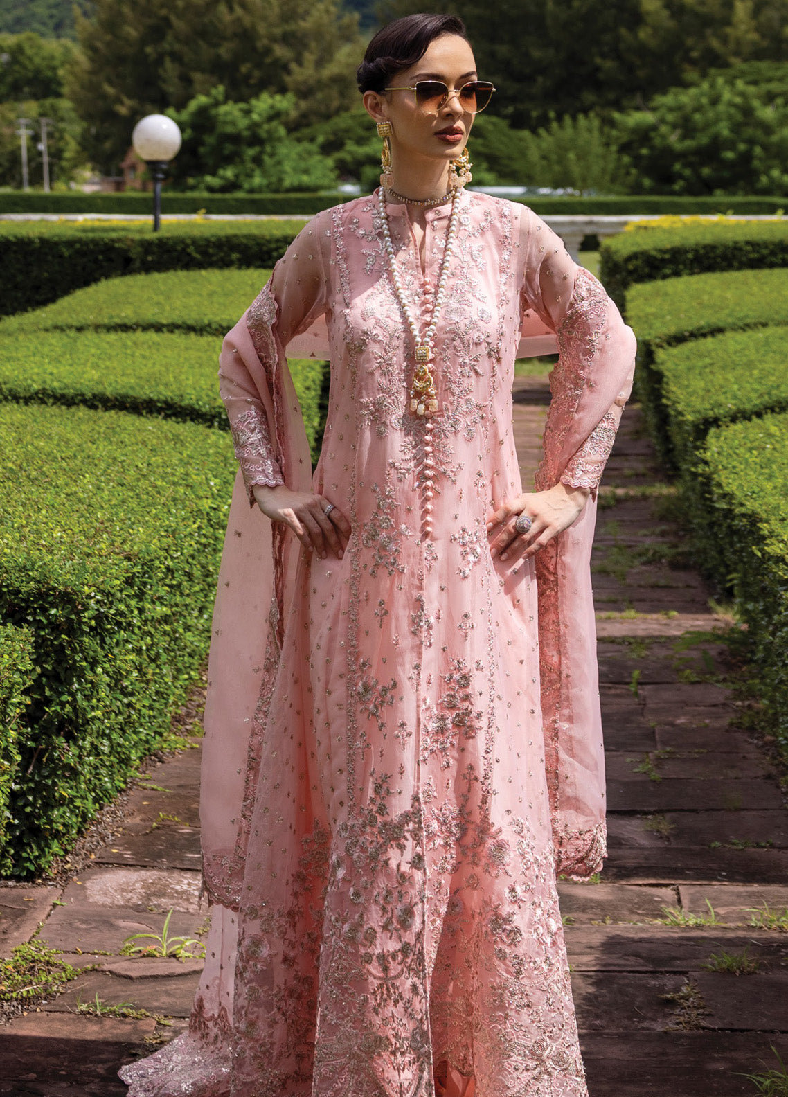Zainab Chottani Embroidered Organza Suits Unstitched 3 Piece - ZC24WF 03 ROSEA Zainab Chottani Embroidered Organza Suits Unstitched 3 Piece - ZC24WF 03 ROSEA
